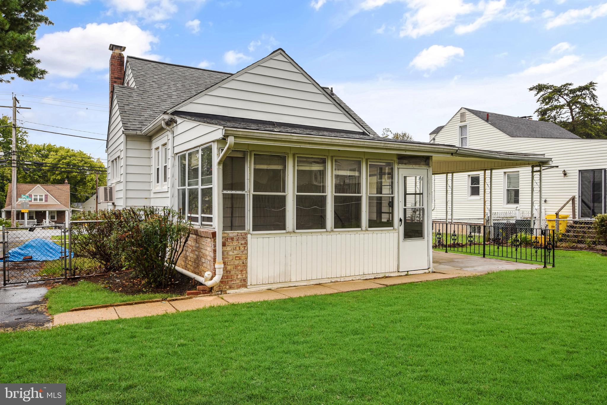 HAMMONDS FERRY - Residential