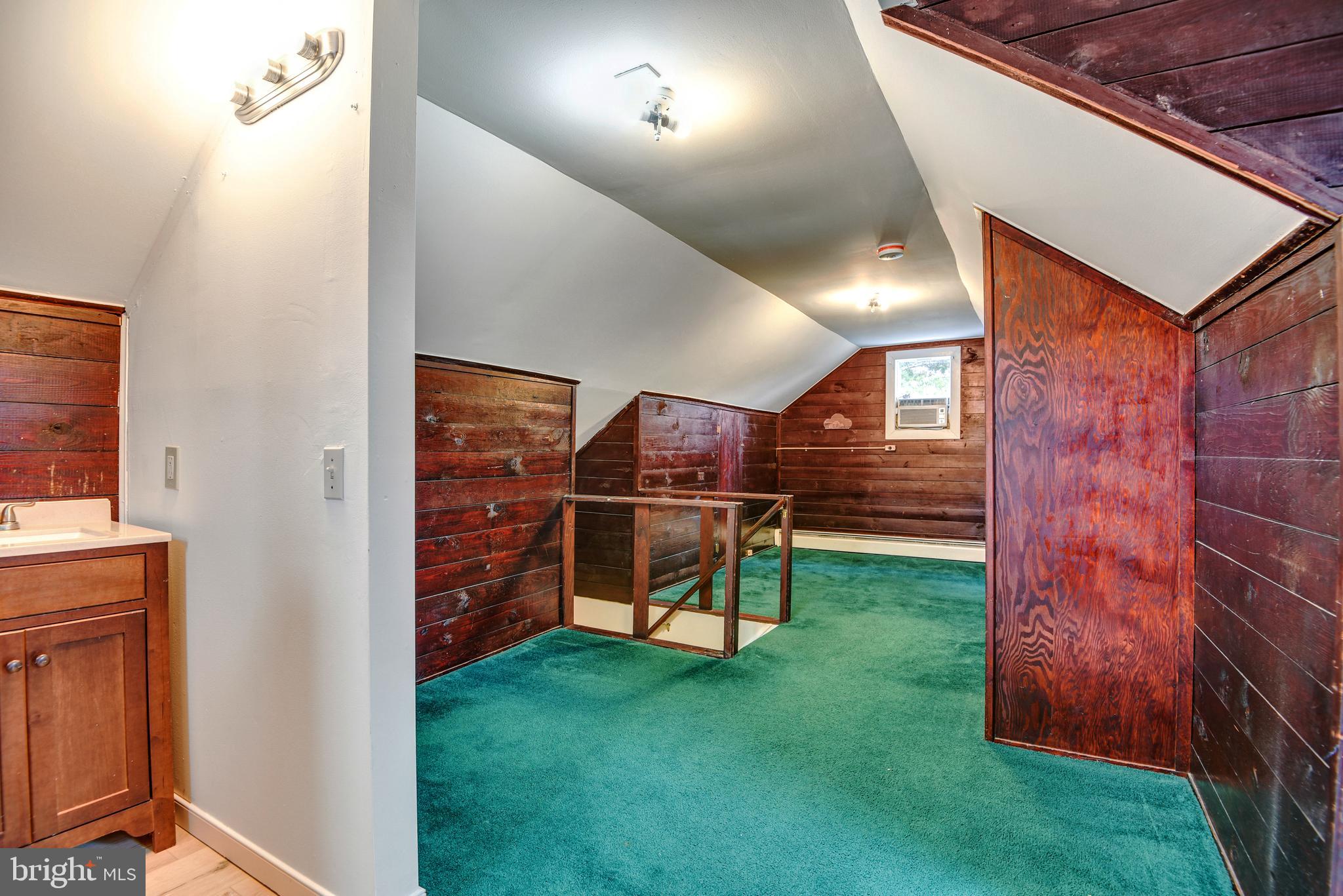 HAMMONDS FERRY - Residential