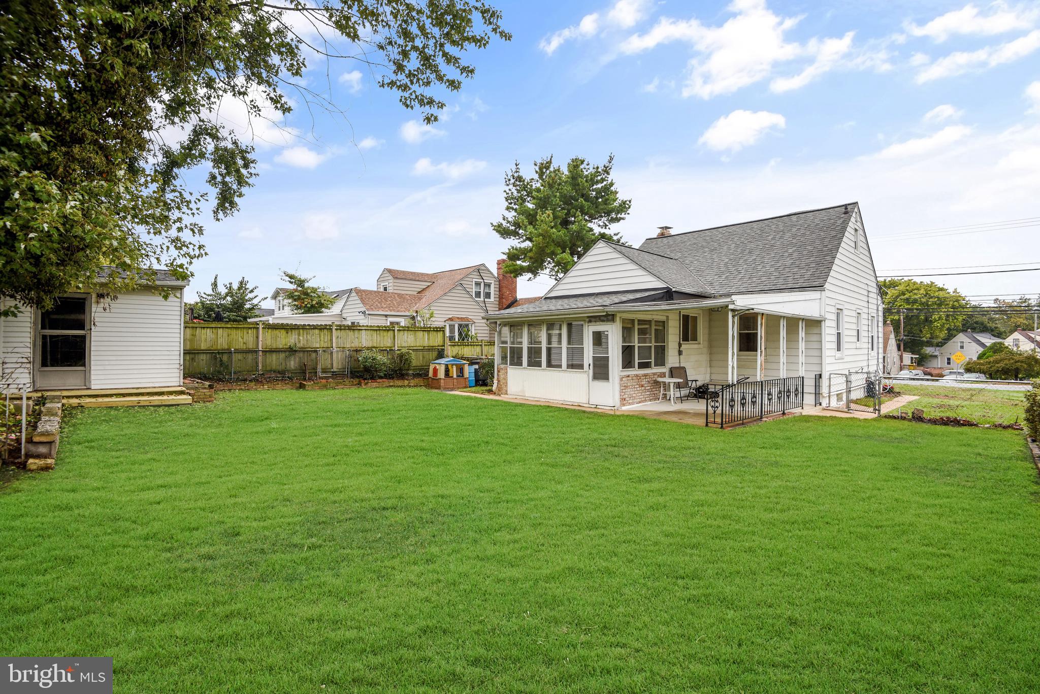 HAMMONDS FERRY - Residential