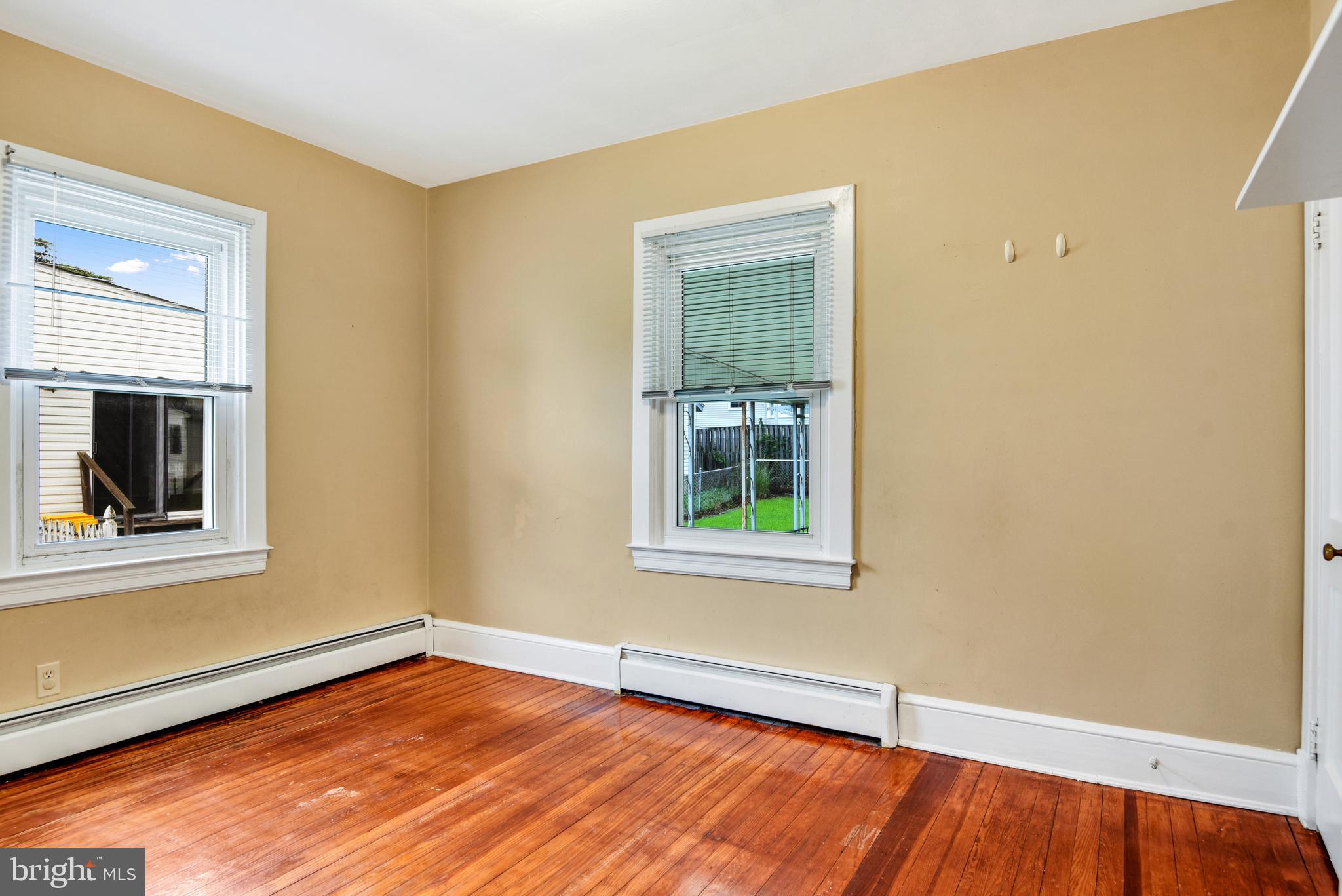 HAMMONDS FERRY - Residential