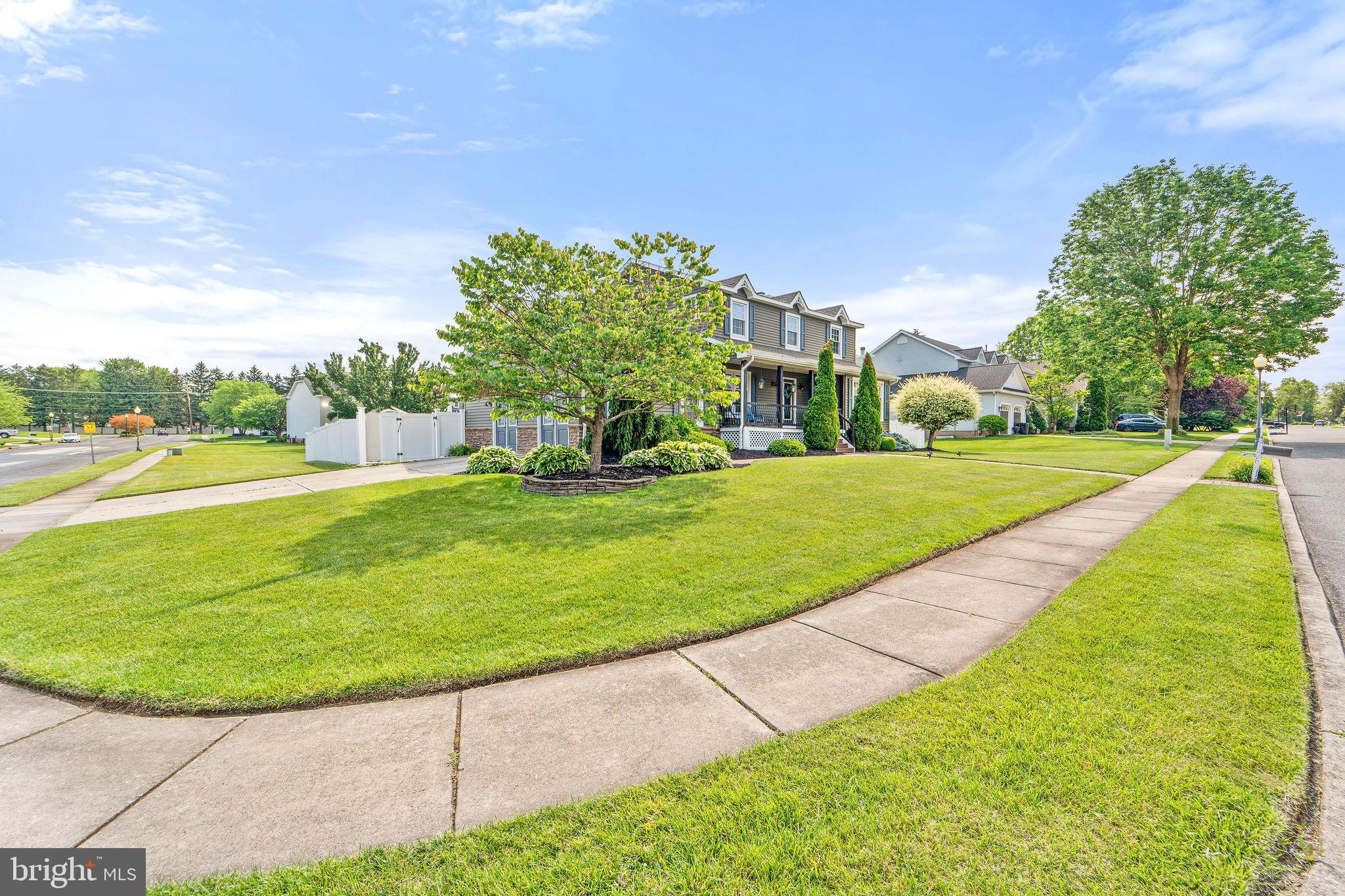 1220 ROYAL LANE