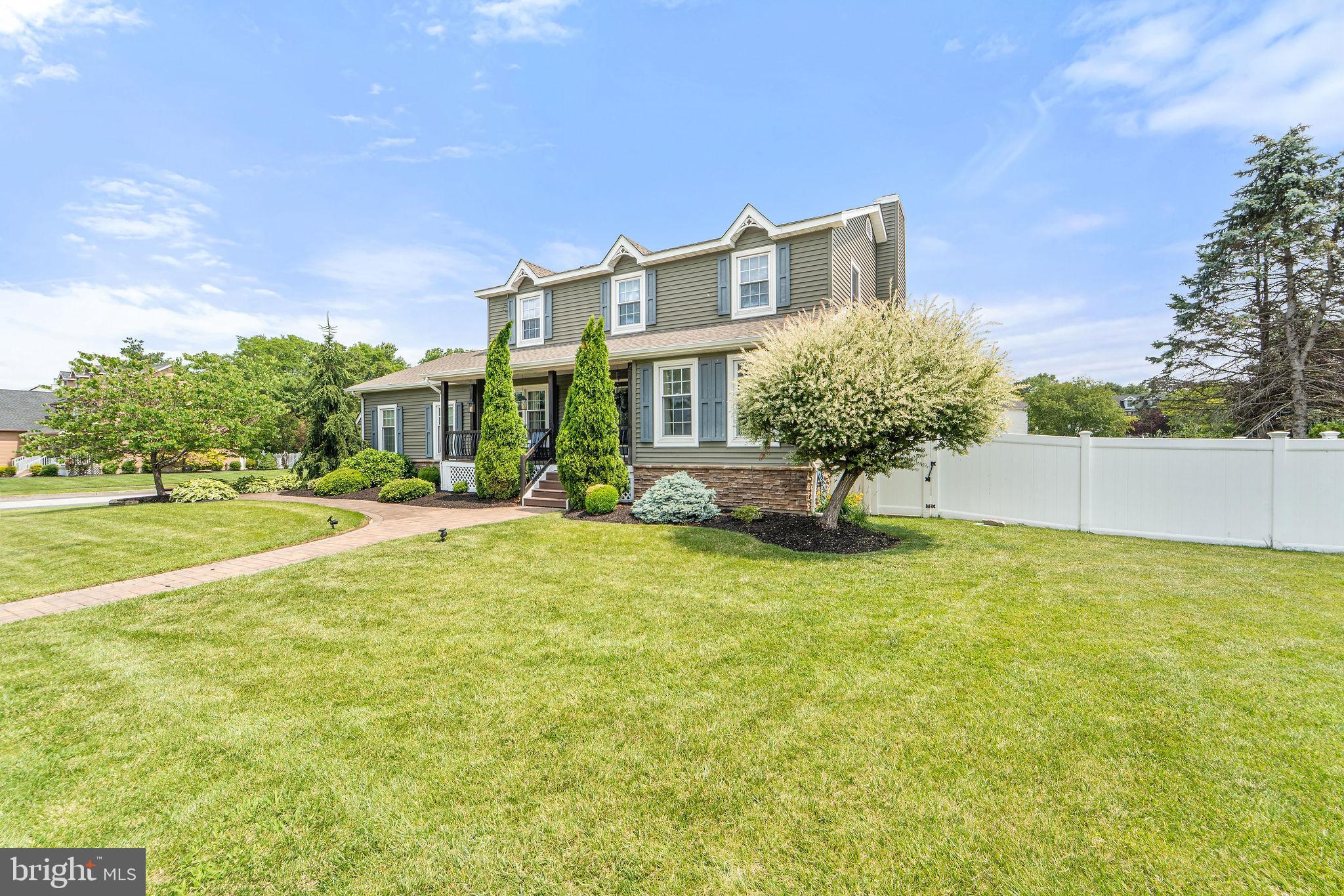 1220 ROYAL LANE