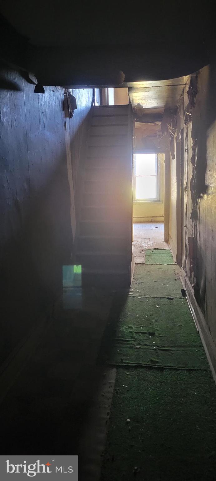 KENSINGTON - Commercial Sale