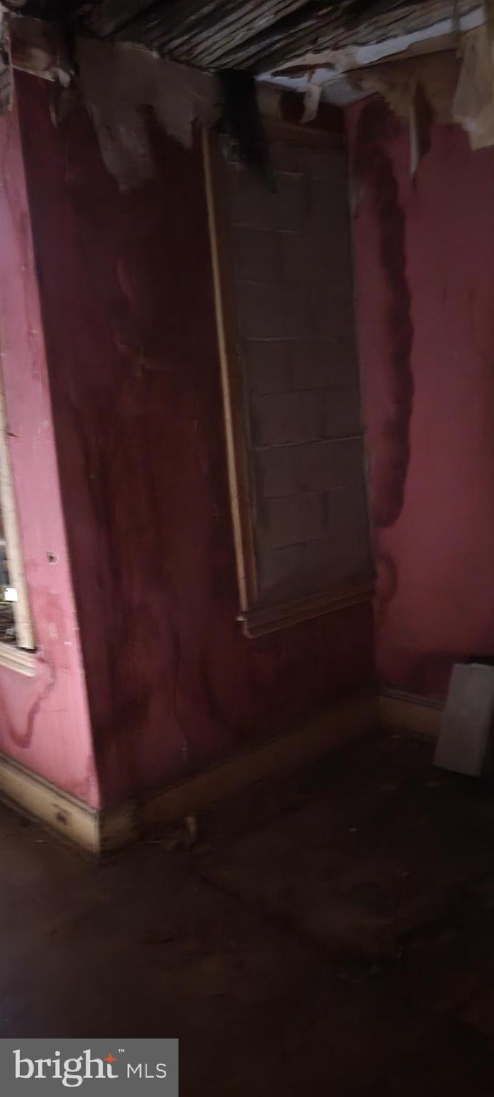 KENSINGTON - Commercial Sale