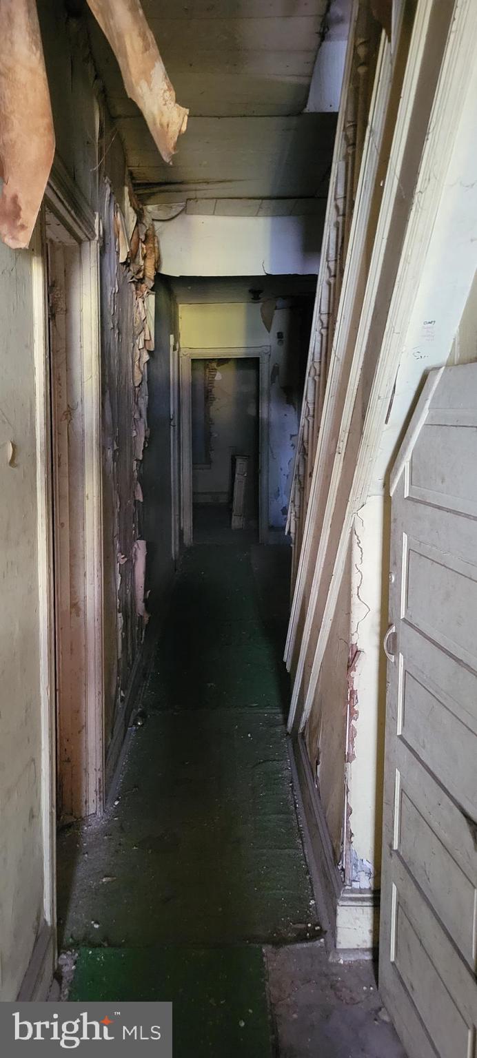 KENSINGTON - Commercial Sale