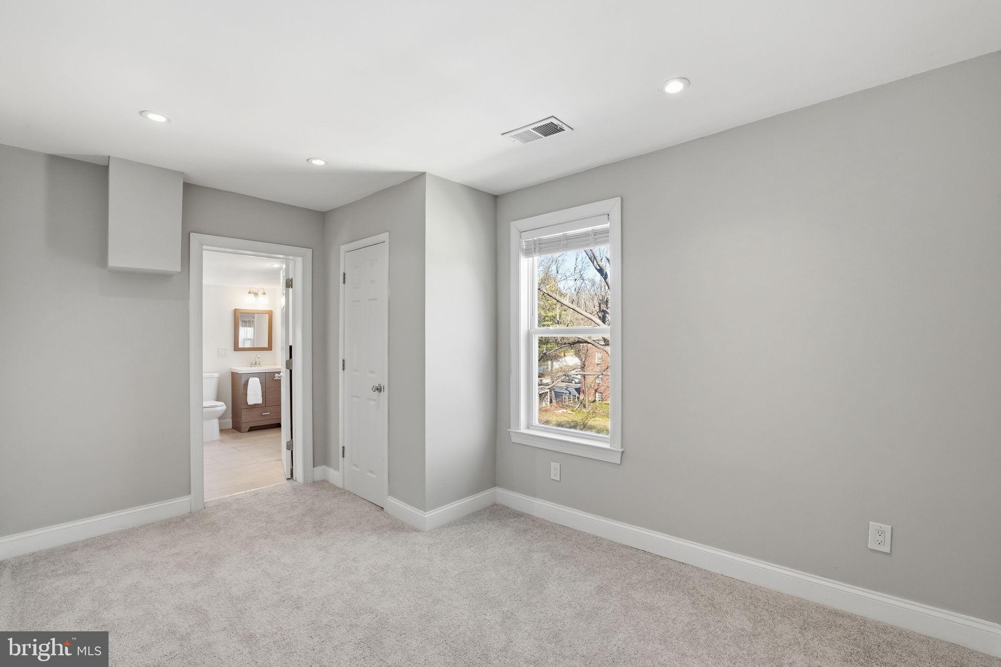 MOUNT RAINIER - Residential