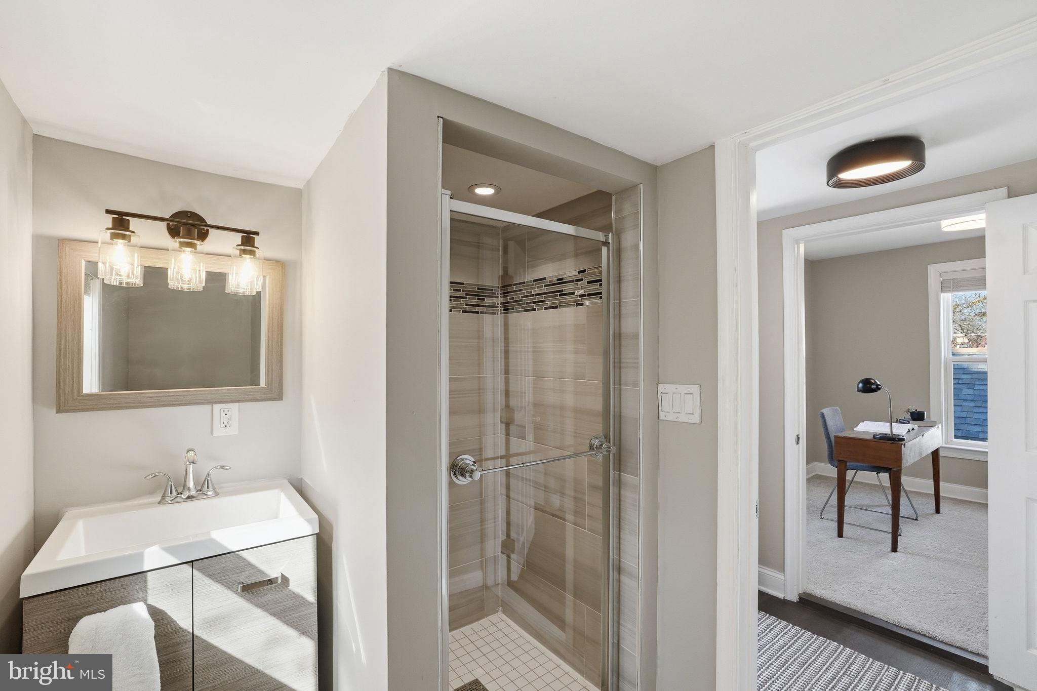 MOUNT RAINIER - Residential