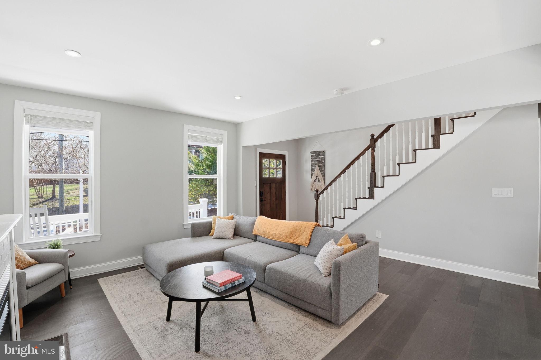 MOUNT RAINIER - Residential