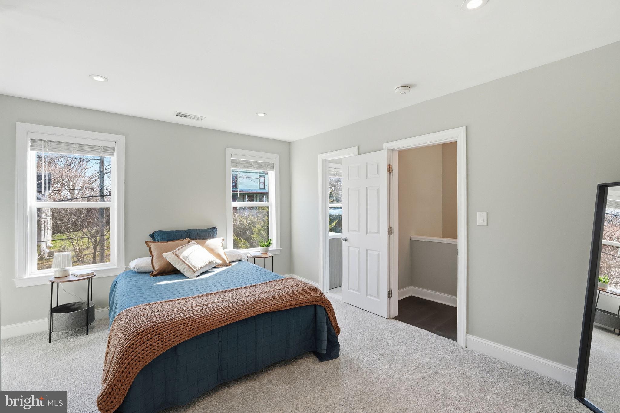 MOUNT RAINIER - Residential