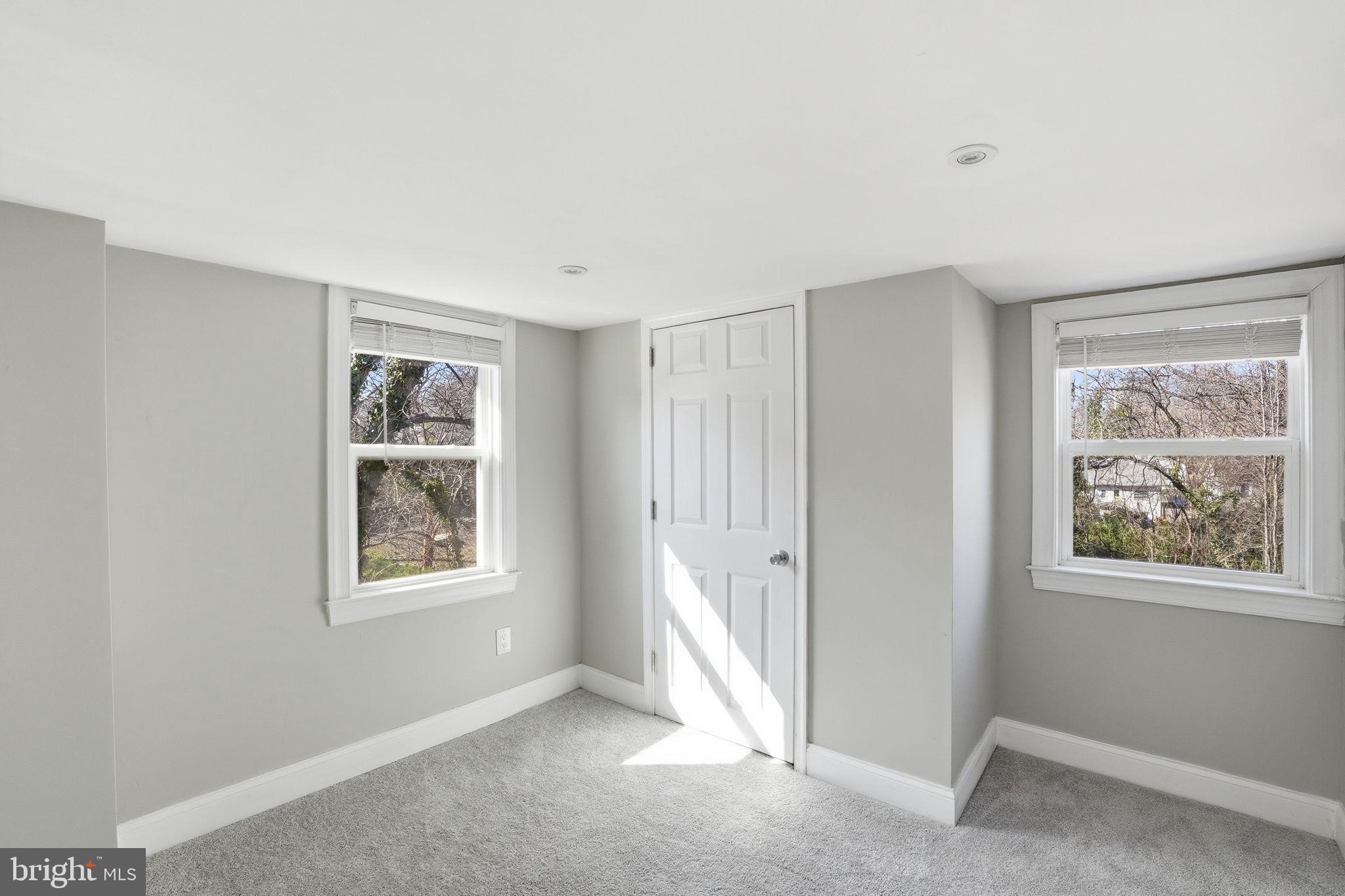 MOUNT RAINIER - Residential