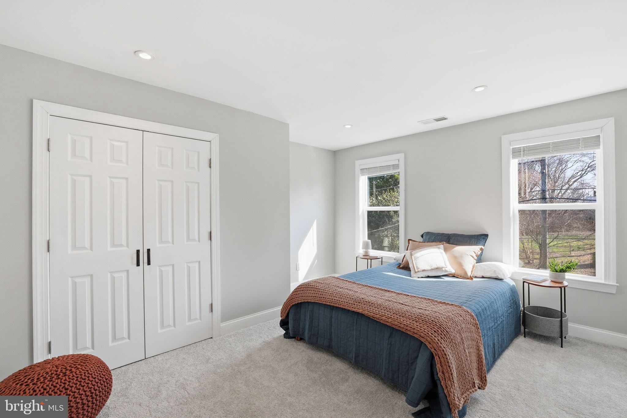 MOUNT RAINIER - Residential