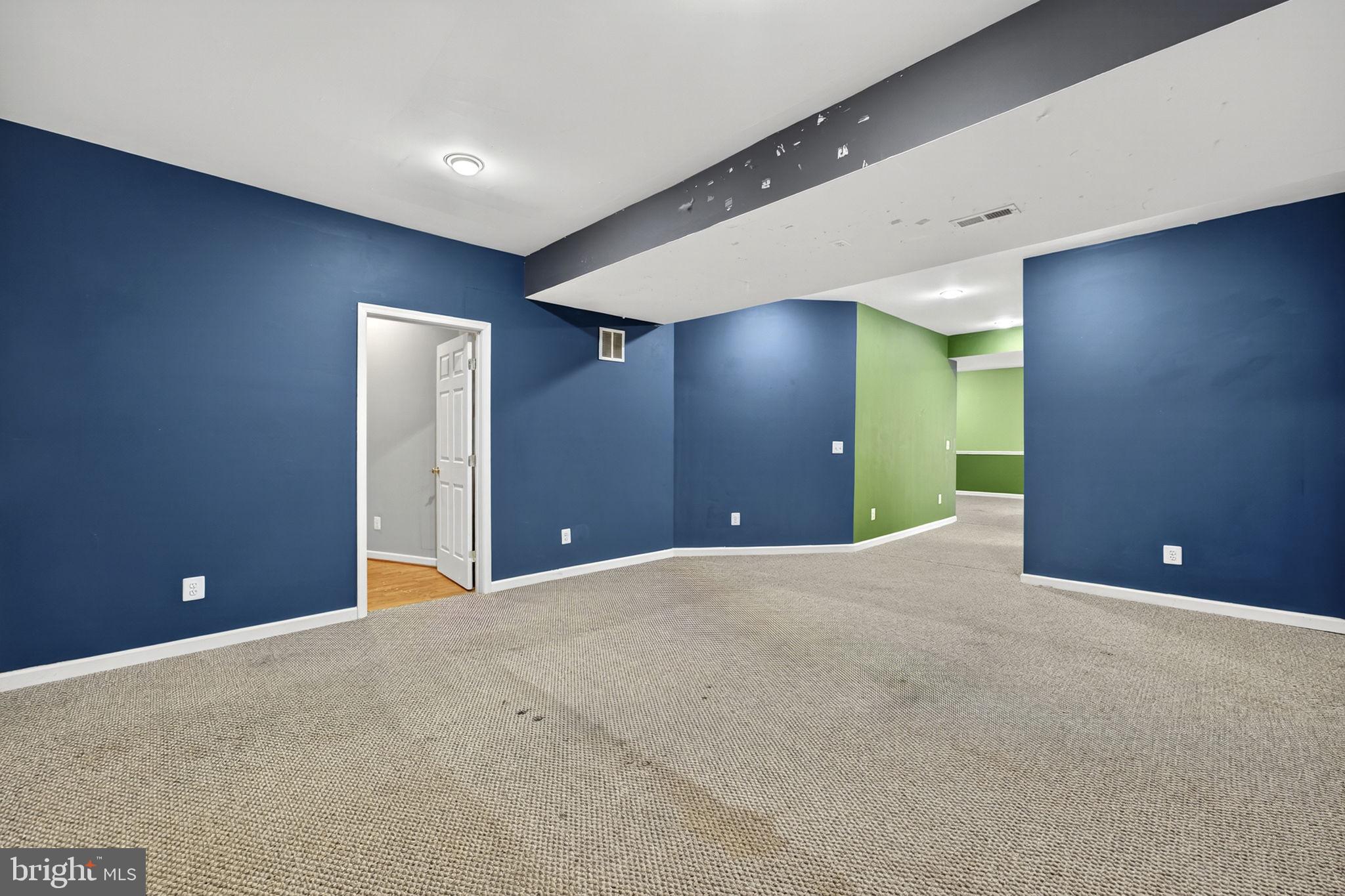 NEW BRISTOW VILLAGE - Residential