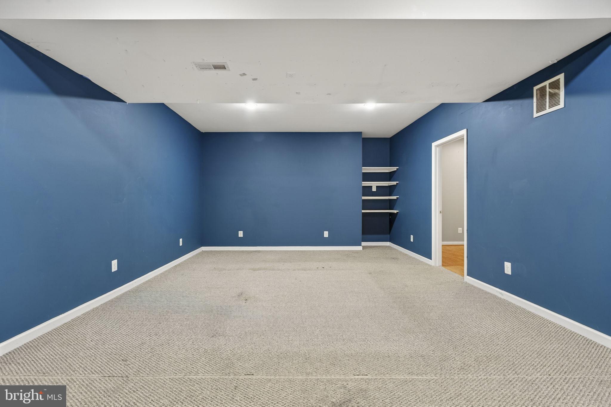 NEW BRISTOW VILLAGE - Residential