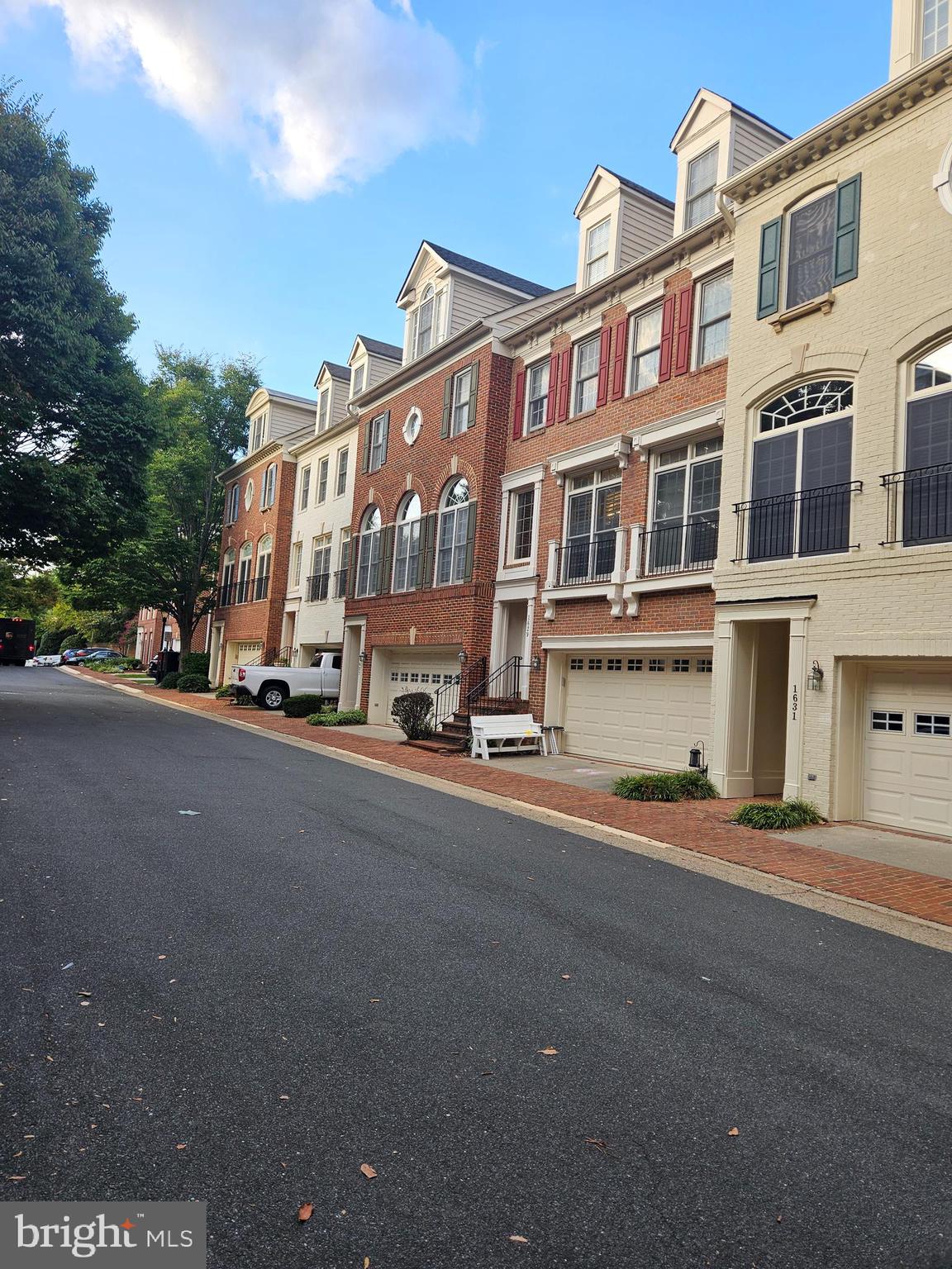 HUNTING RIDGE - Residential Lease