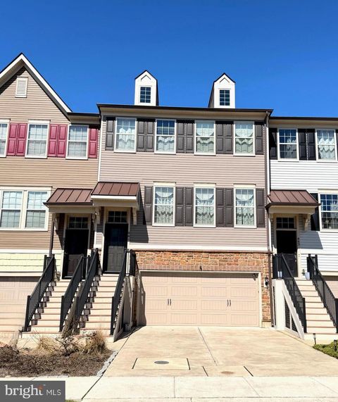 441 TALL OAKS DRIVE WARMINSTER PA 18974