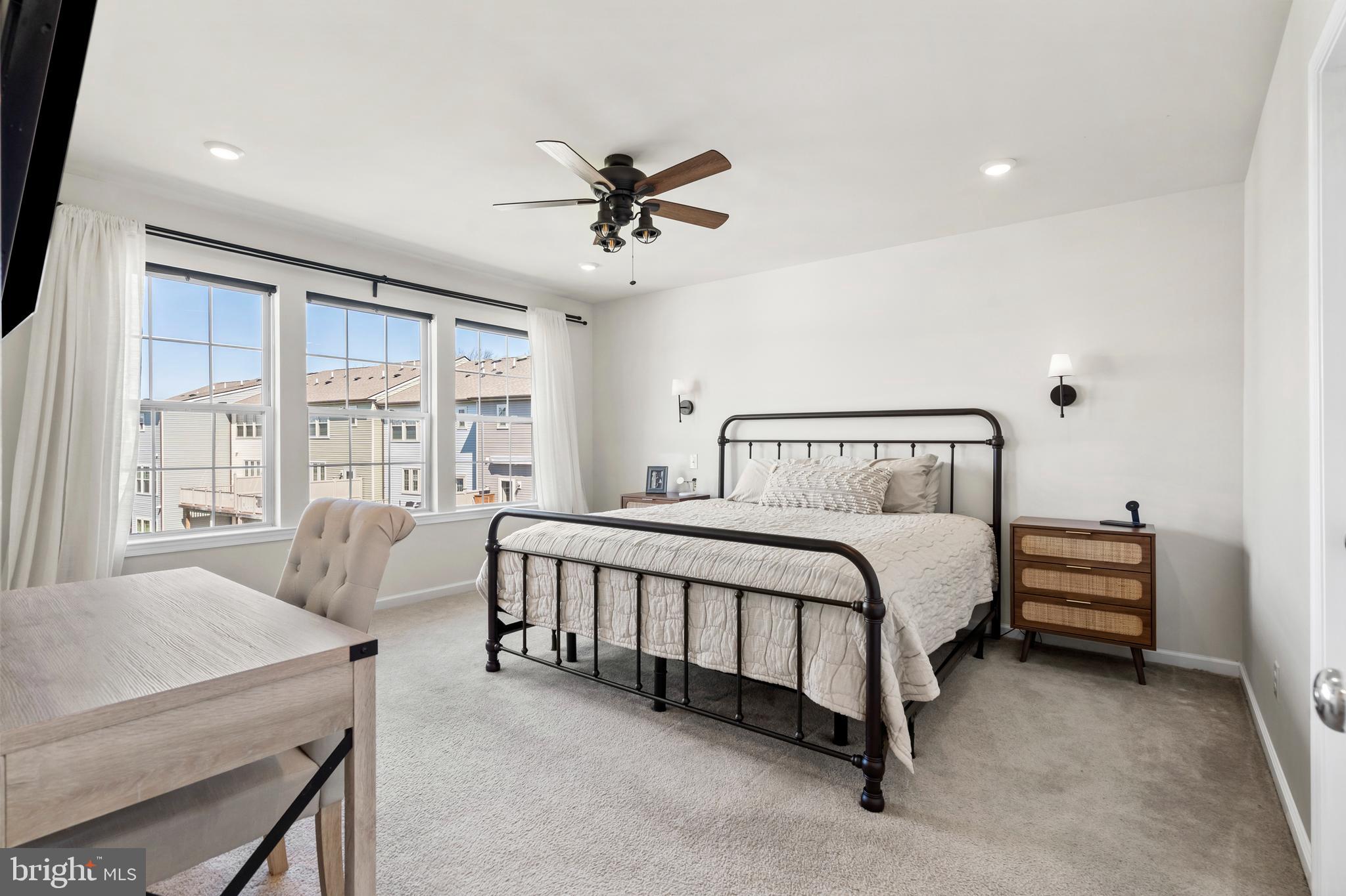 TALL OAKS - Residential