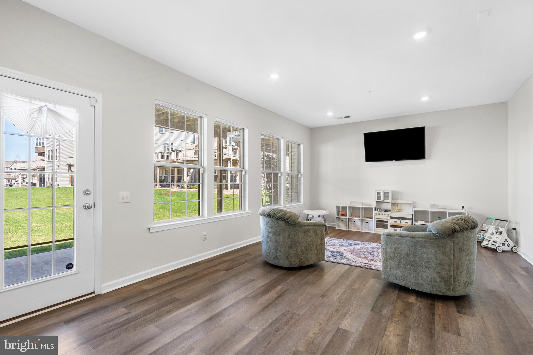 TALL OAKS - Residential