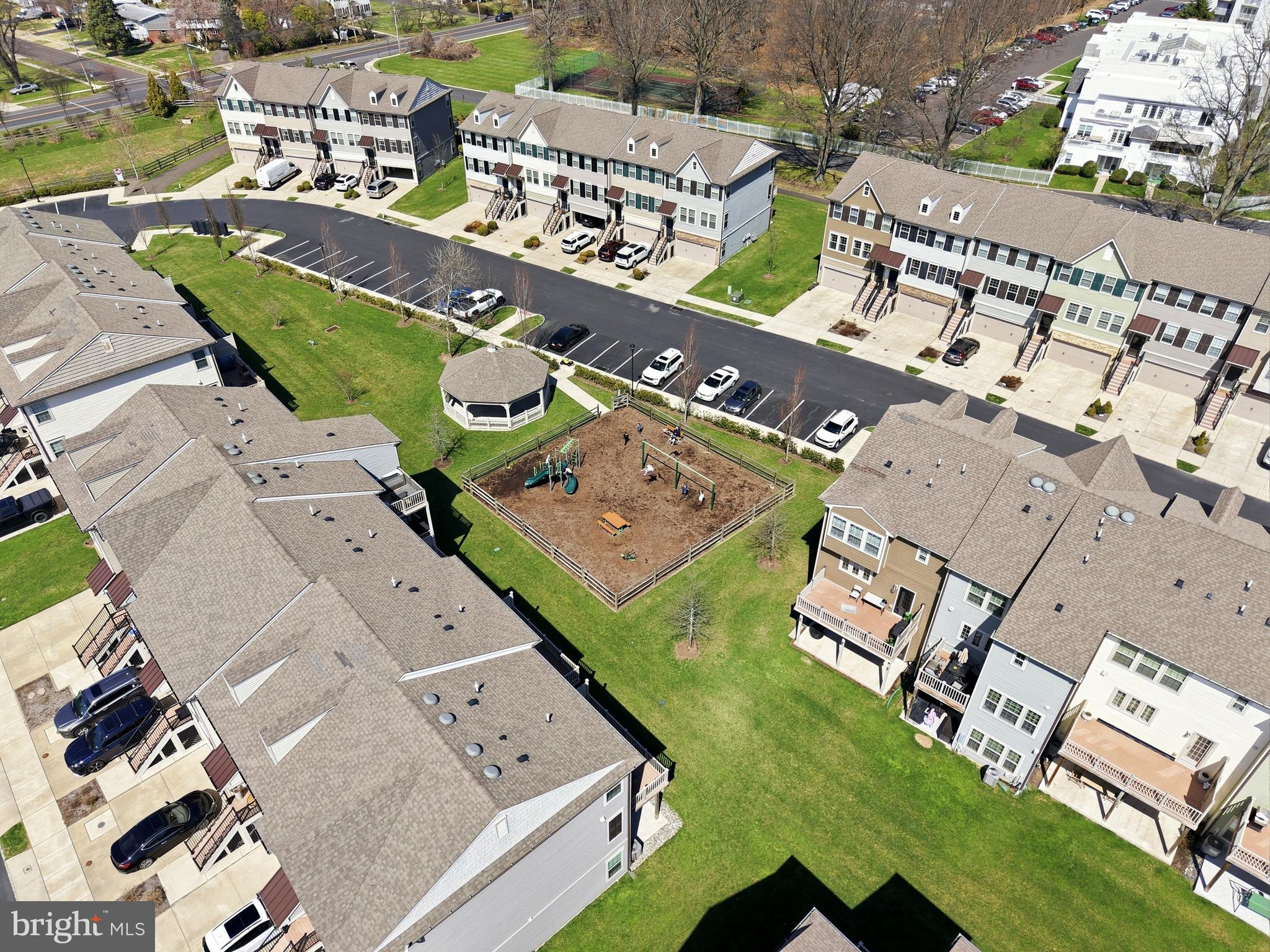 TALL OAKS - Residential