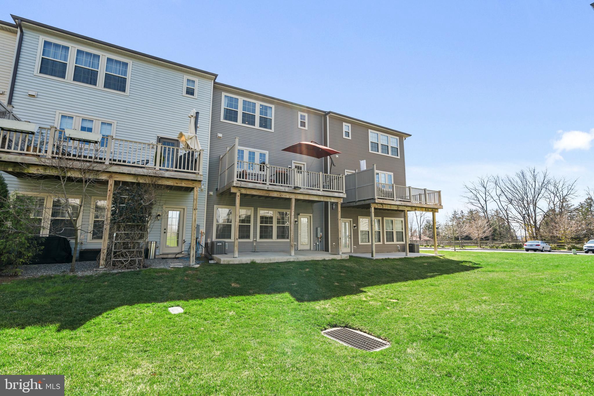 TALL OAKS - Residential