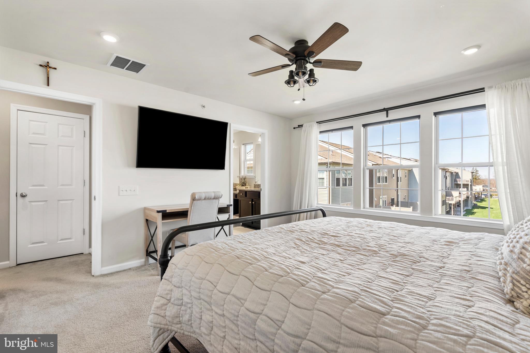 TALL OAKS - Residential