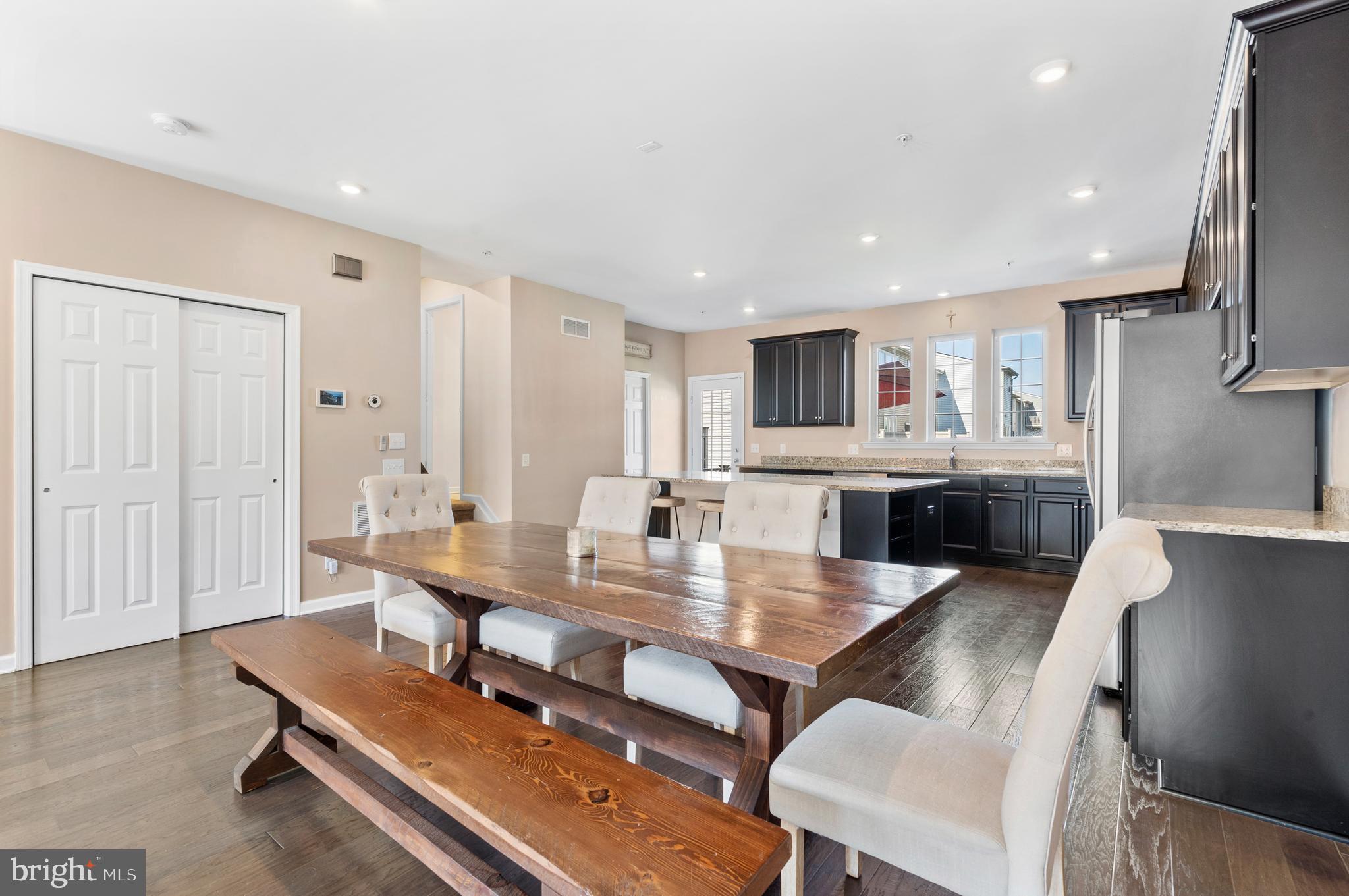 TALL OAKS - Residential