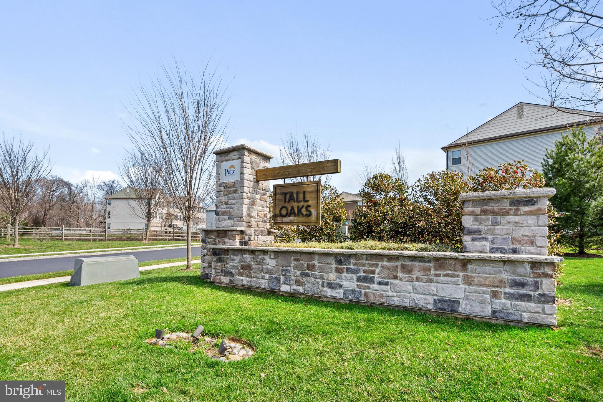 TALL OAKS - Residential