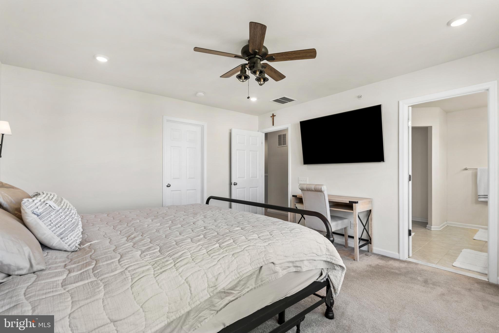 TALL OAKS - Residential