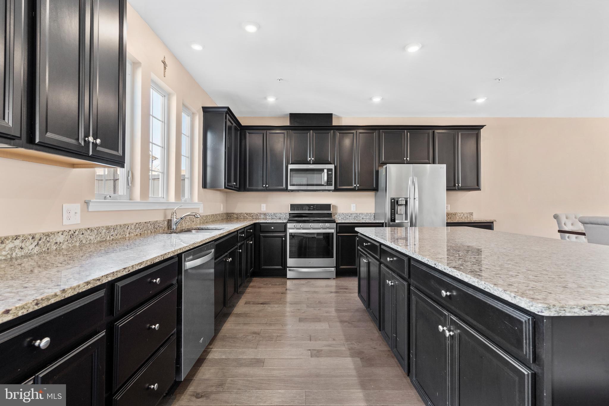 TALL OAKS - Residential