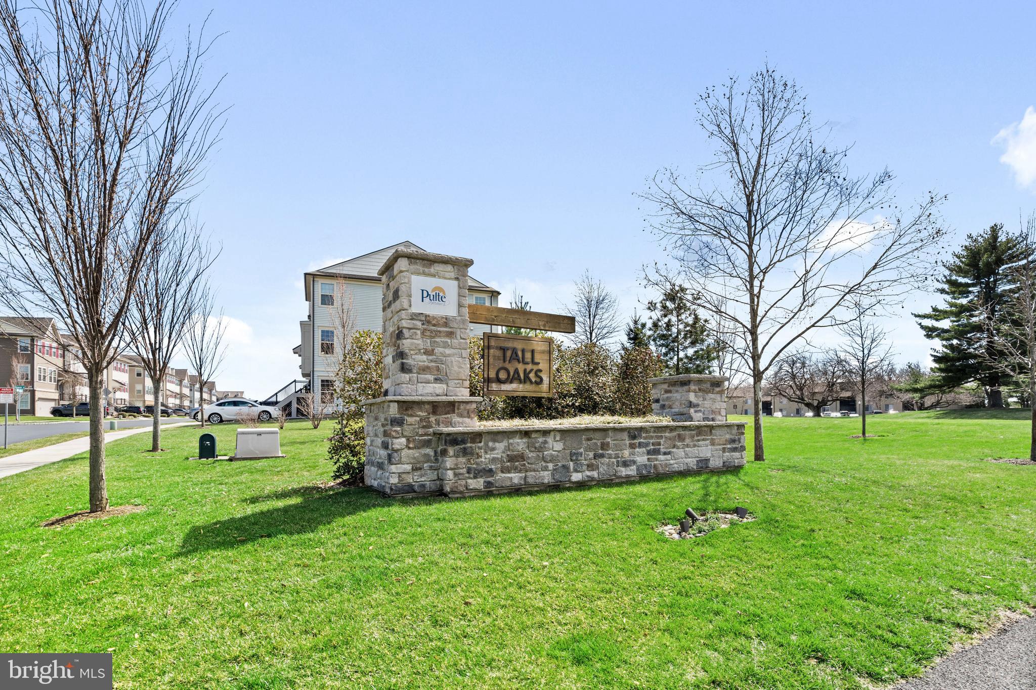 TALL OAKS - Residential