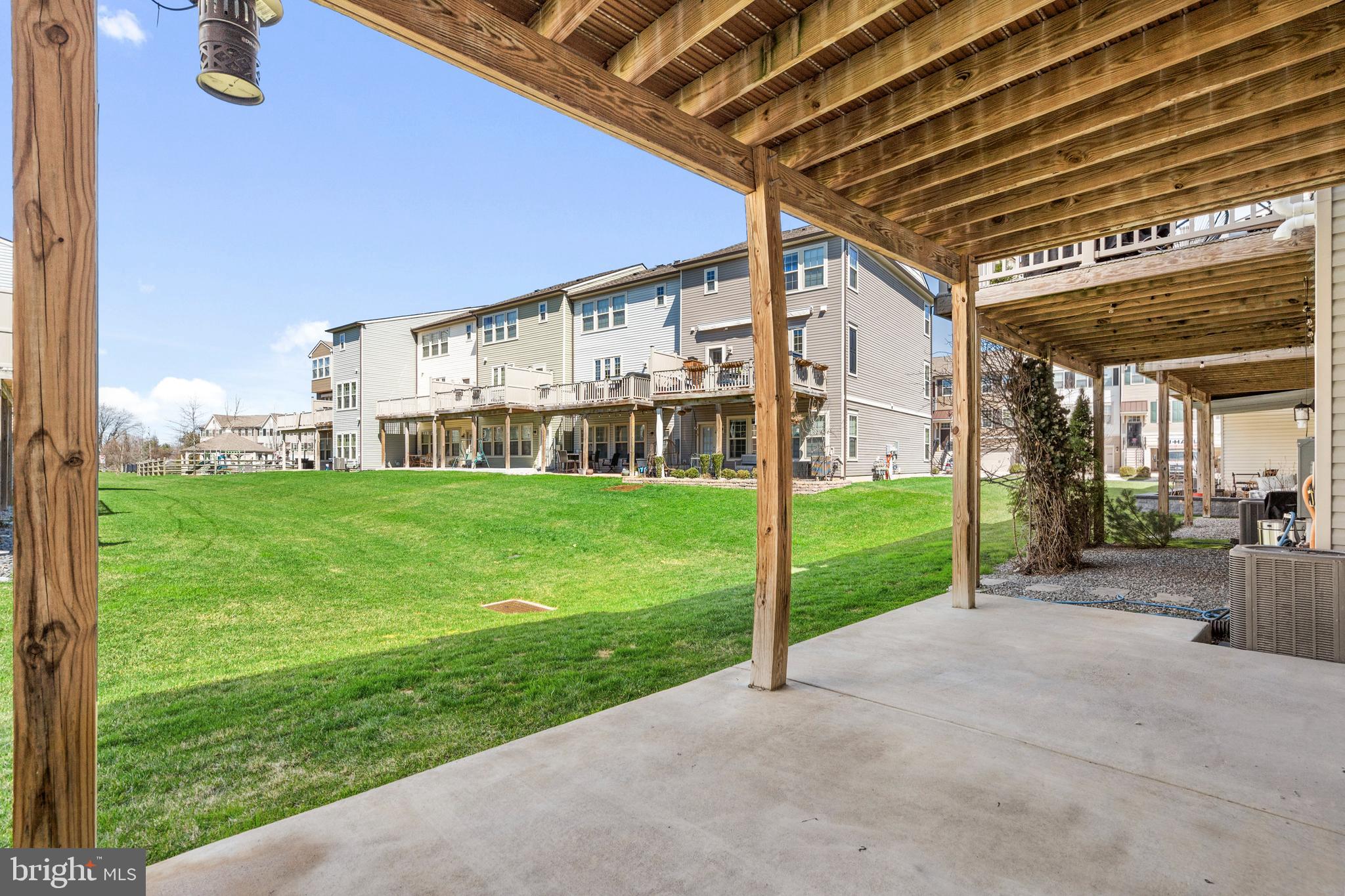 TALL OAKS - Residential