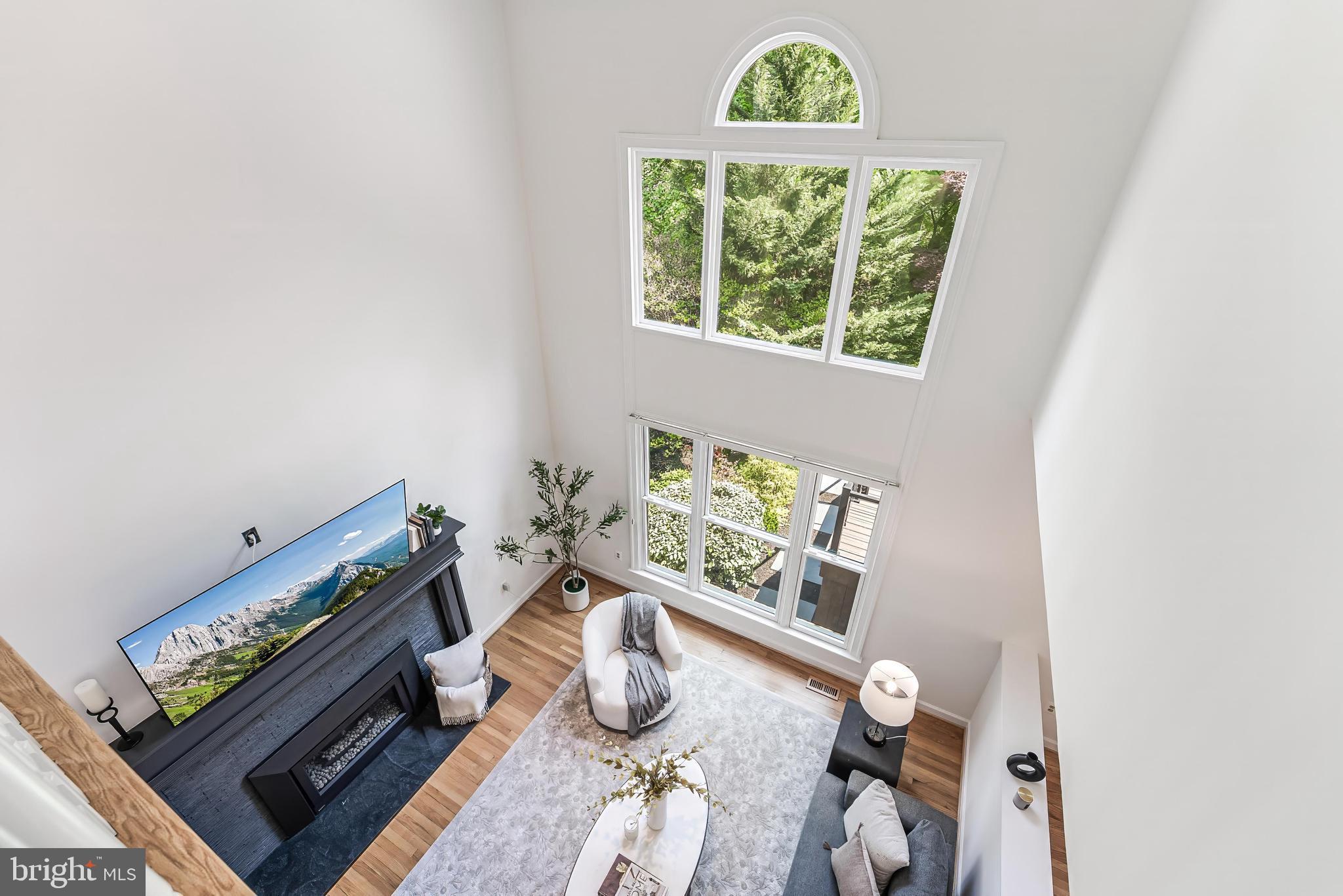 MC LEAN OAKS - Residential