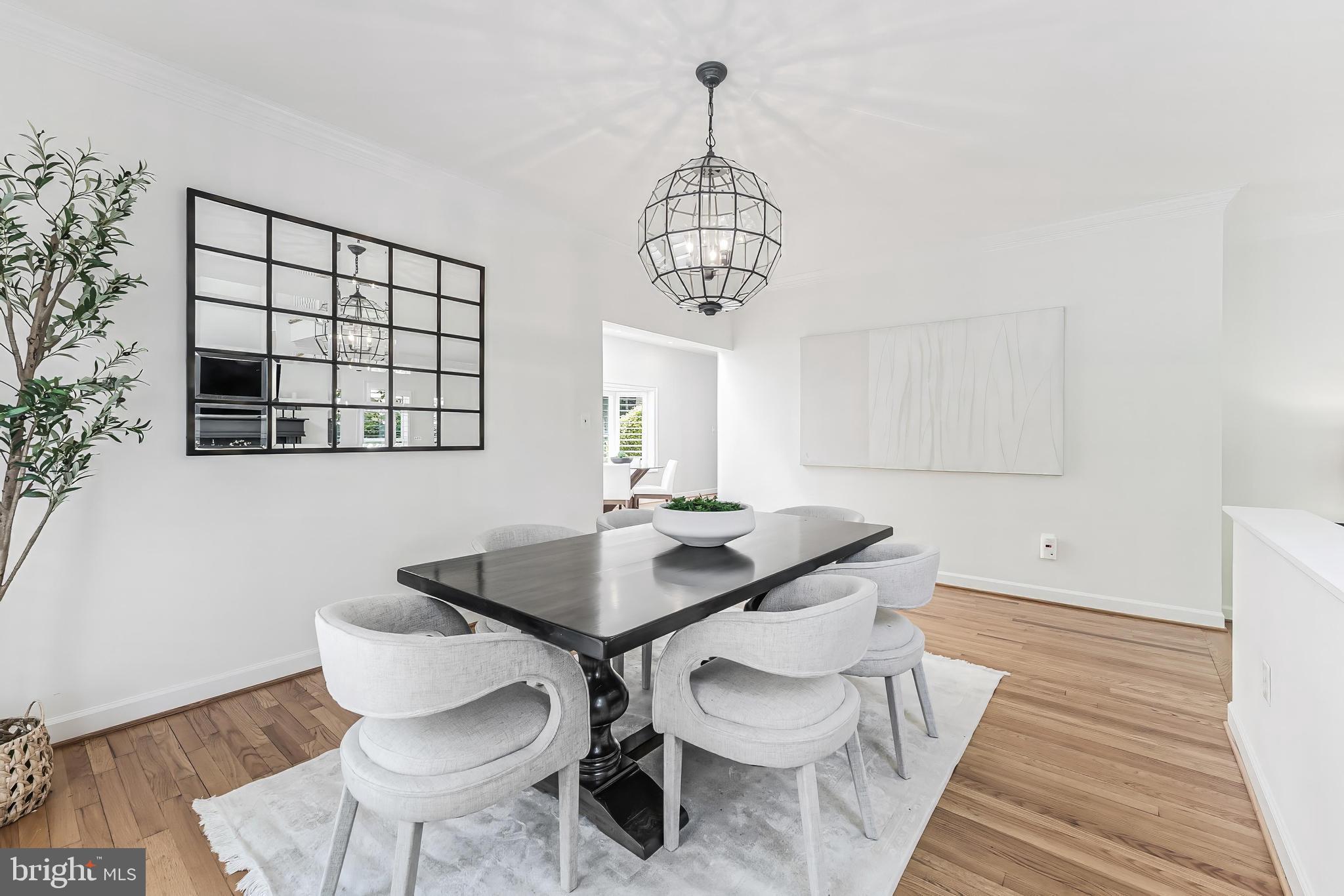 MC LEAN OAKS - Residential