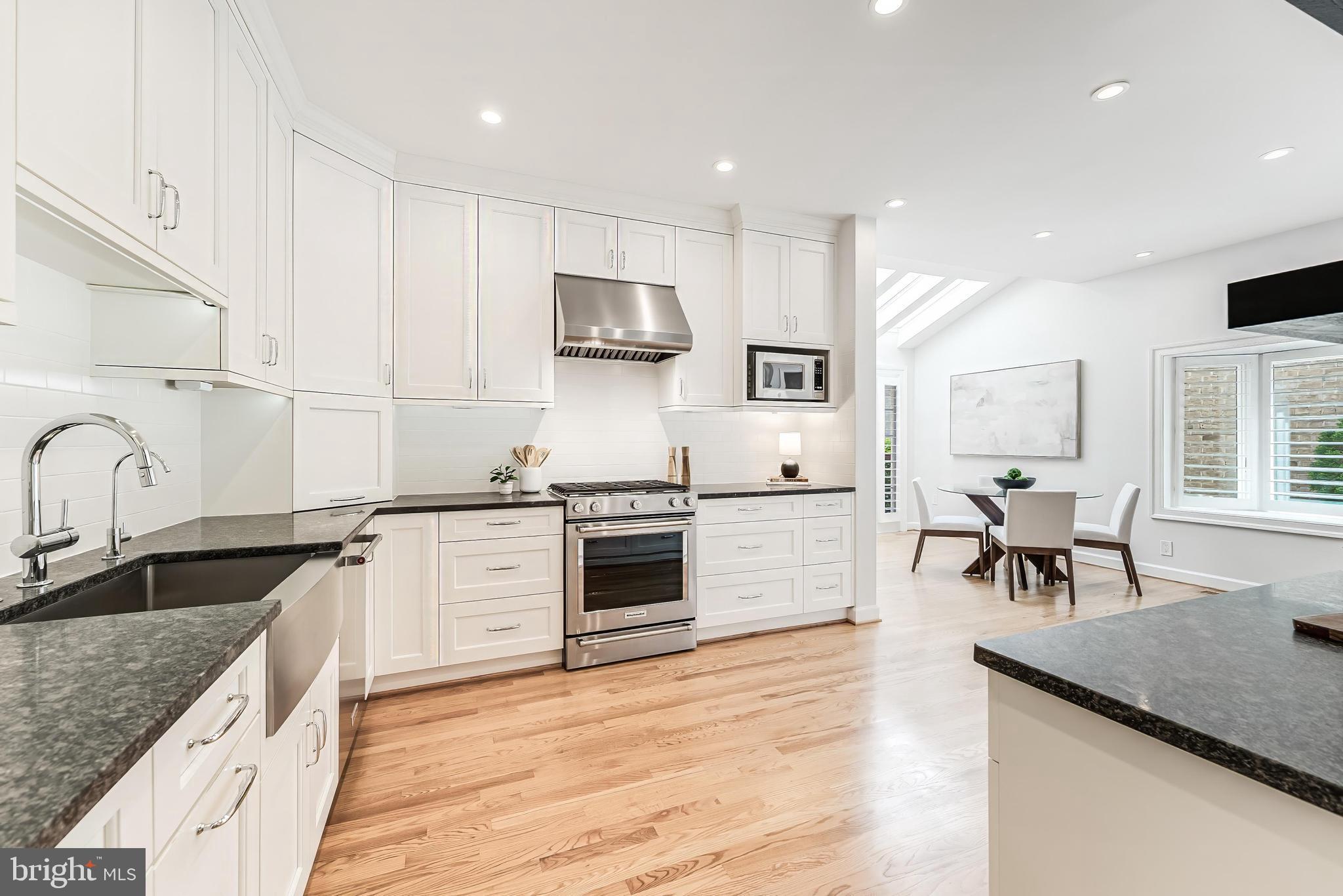 MC LEAN OAKS - Residential