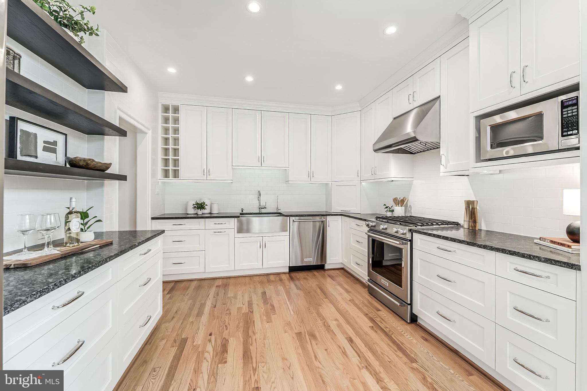 MC LEAN OAKS - Residential