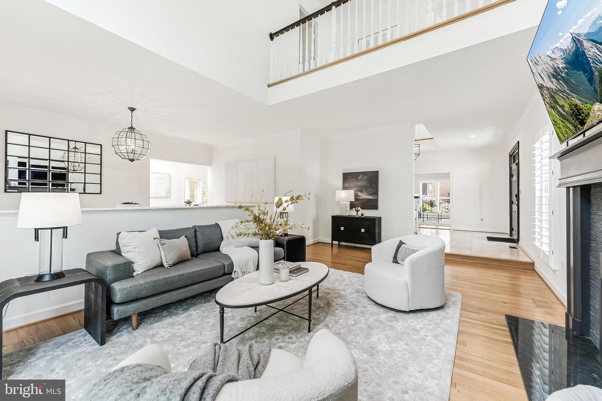 MC LEAN OAKS - Residential