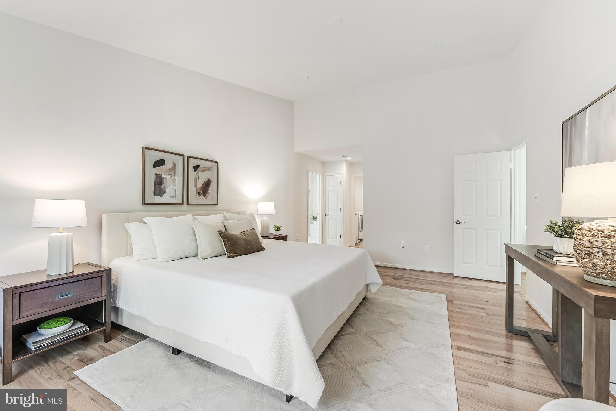 MC LEAN OAKS - Residential