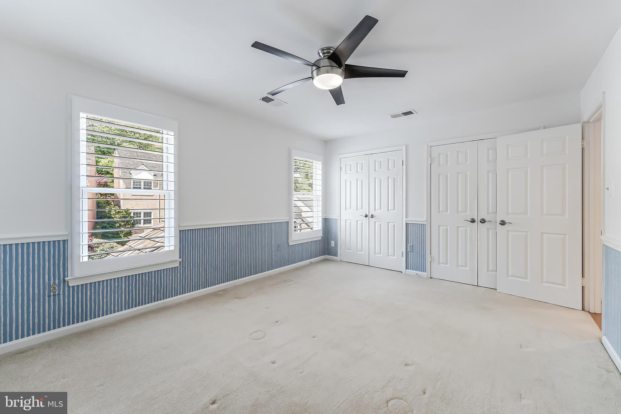 MC LEAN OAKS - Residential