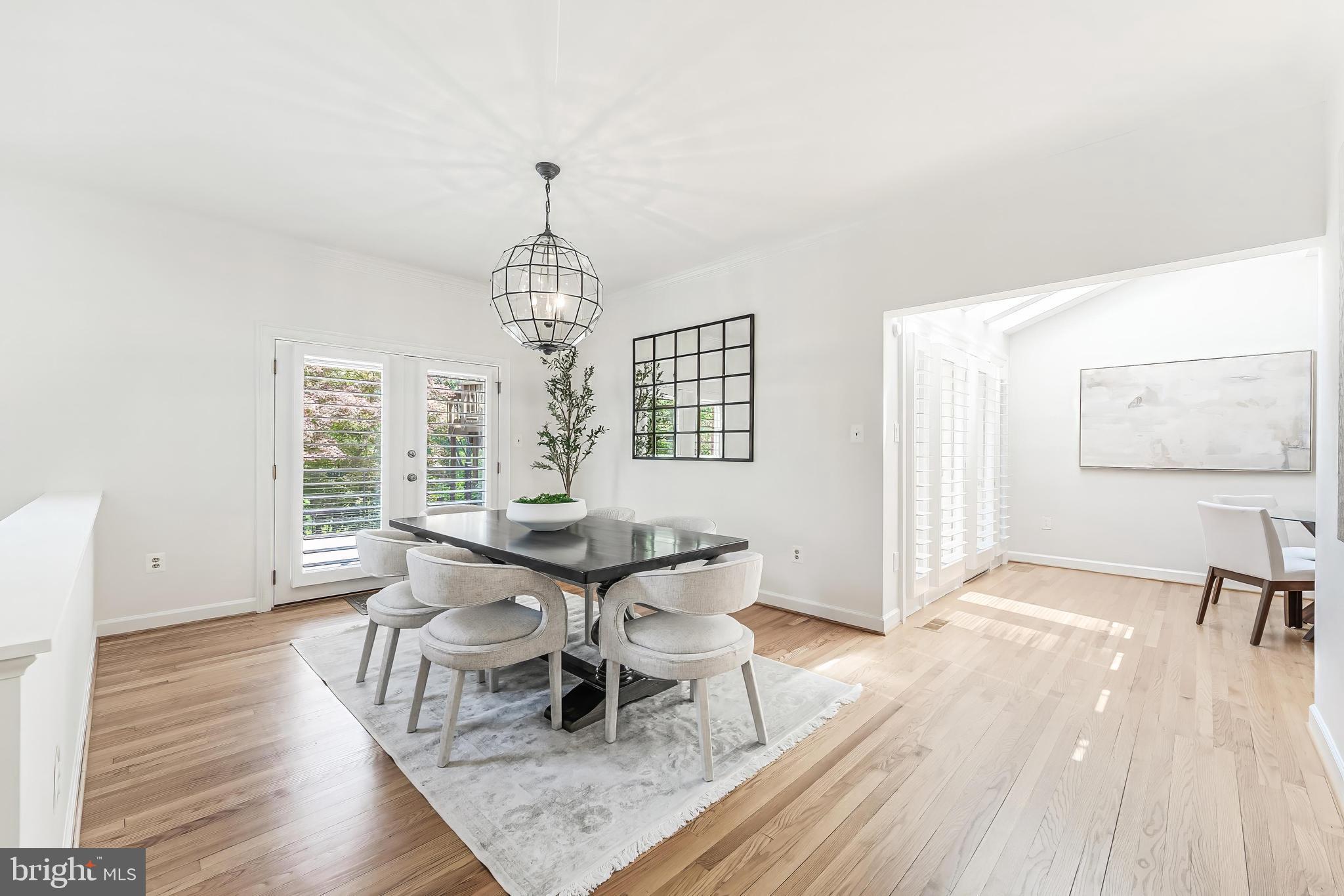 MC LEAN OAKS - Residential