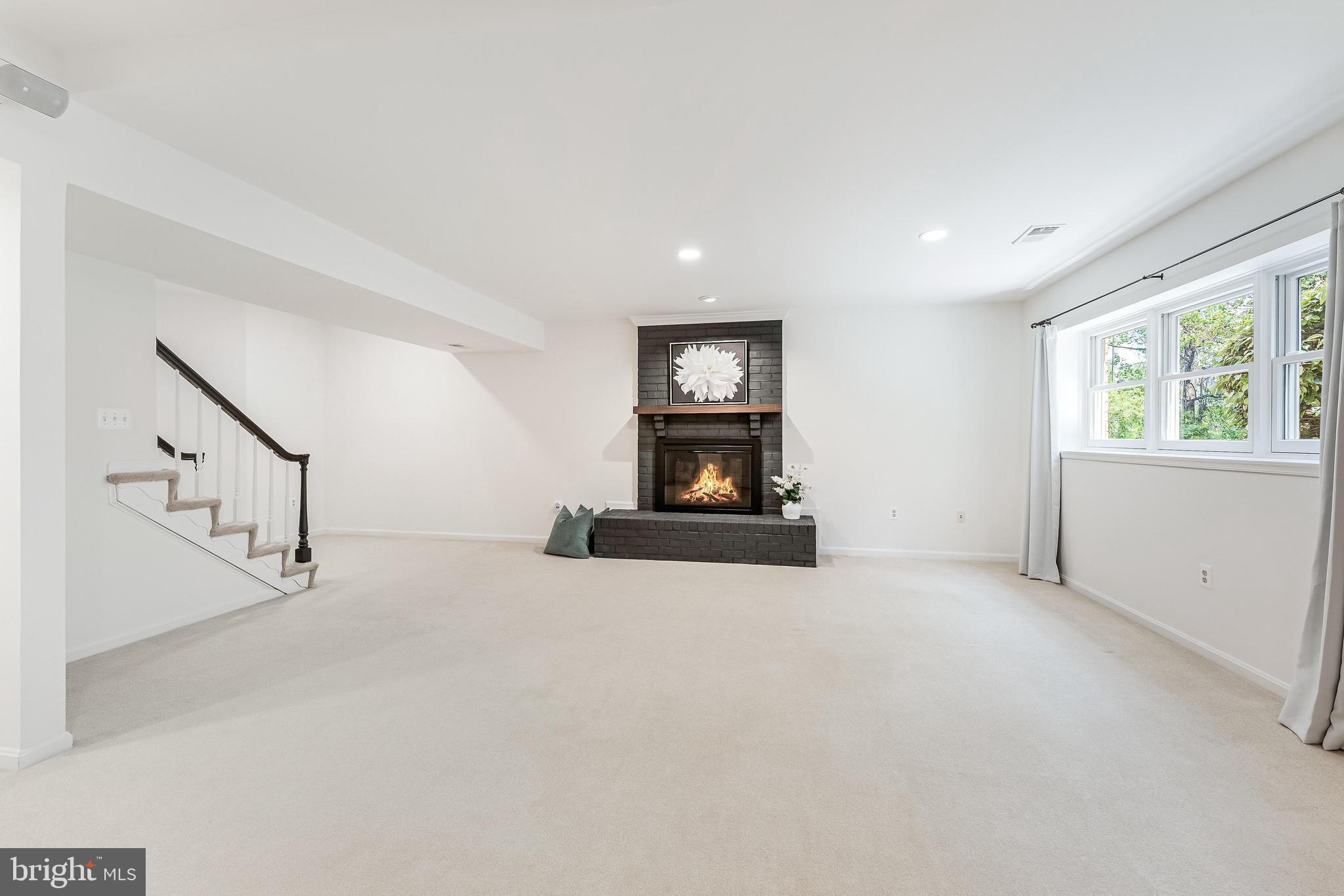 MC LEAN OAKS - Residential