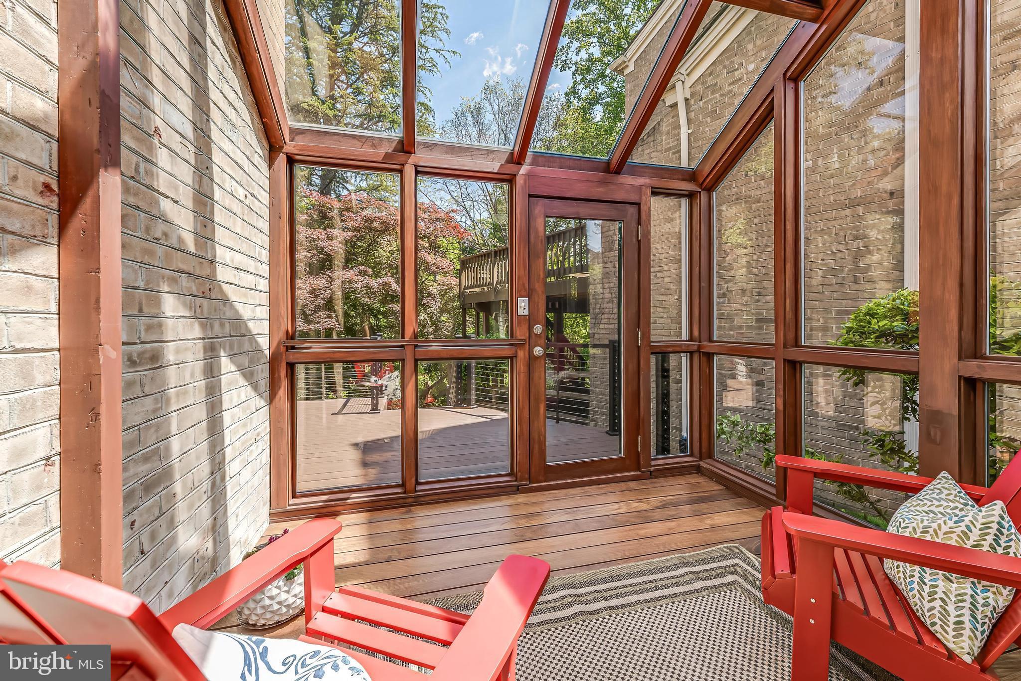 MC LEAN OAKS - Residential