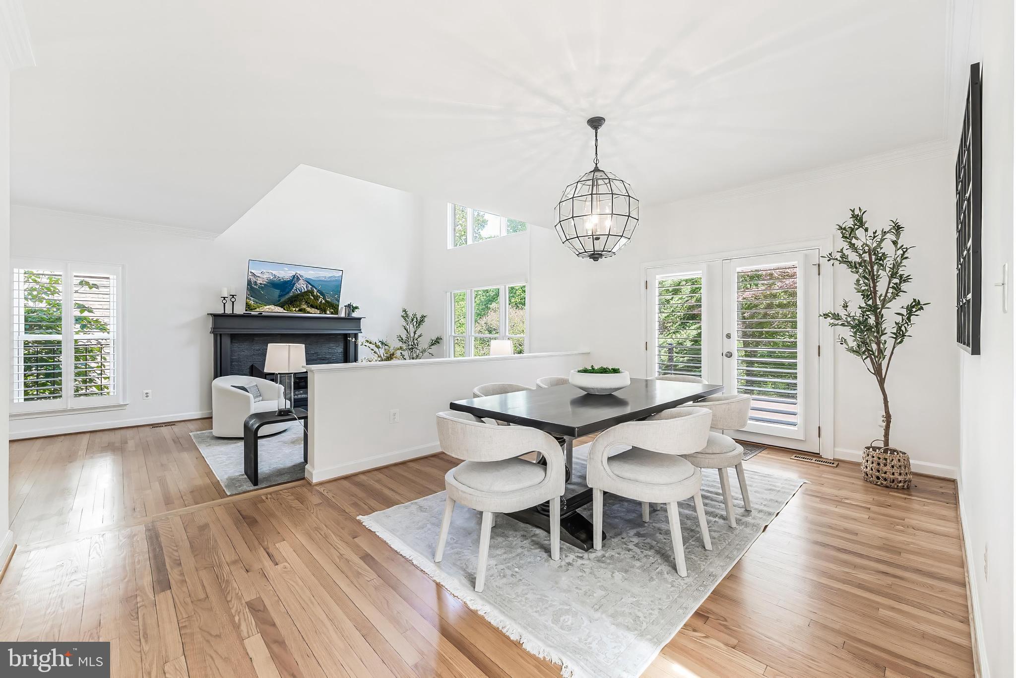 MC LEAN OAKS - Residential