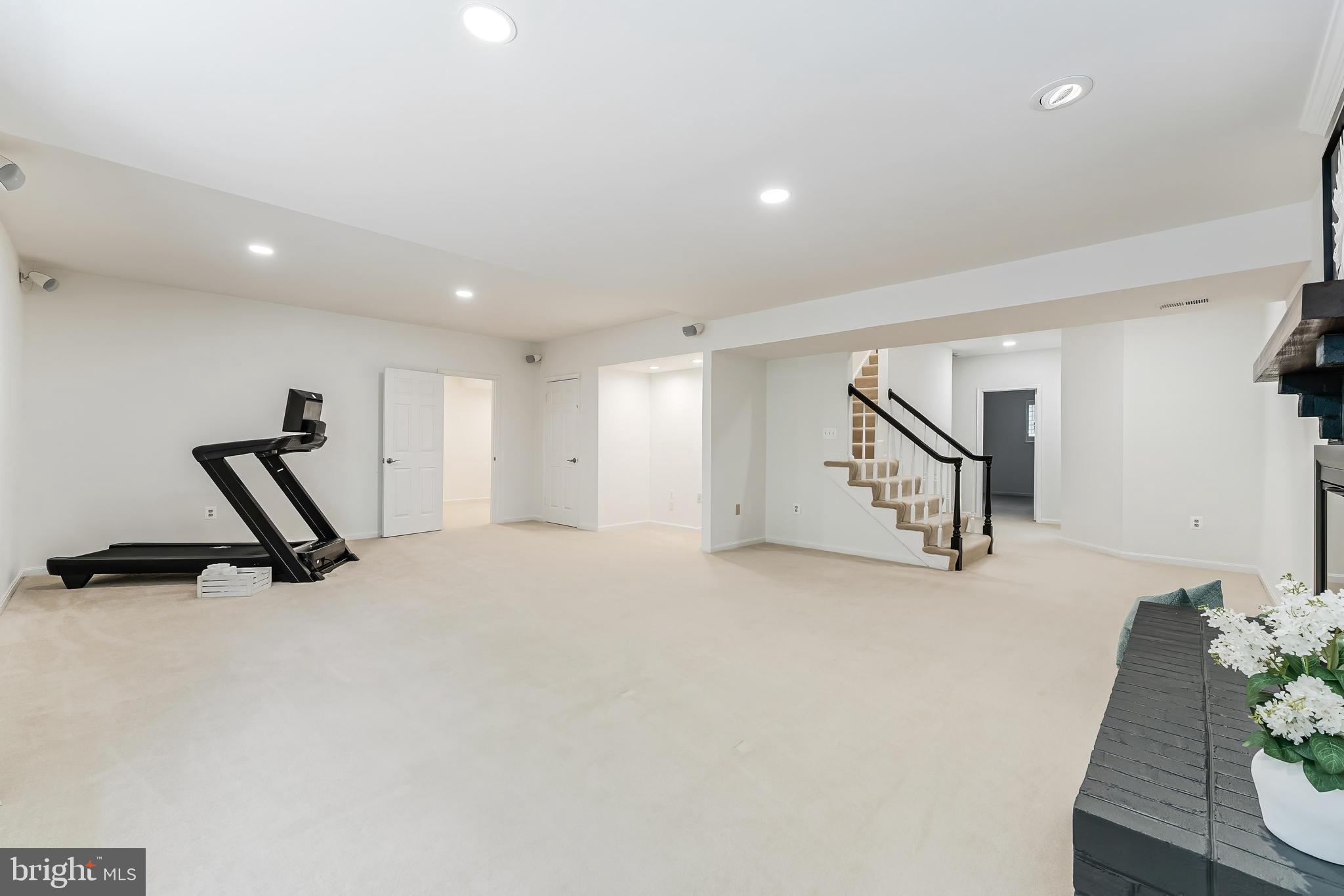 MC LEAN OAKS - Residential