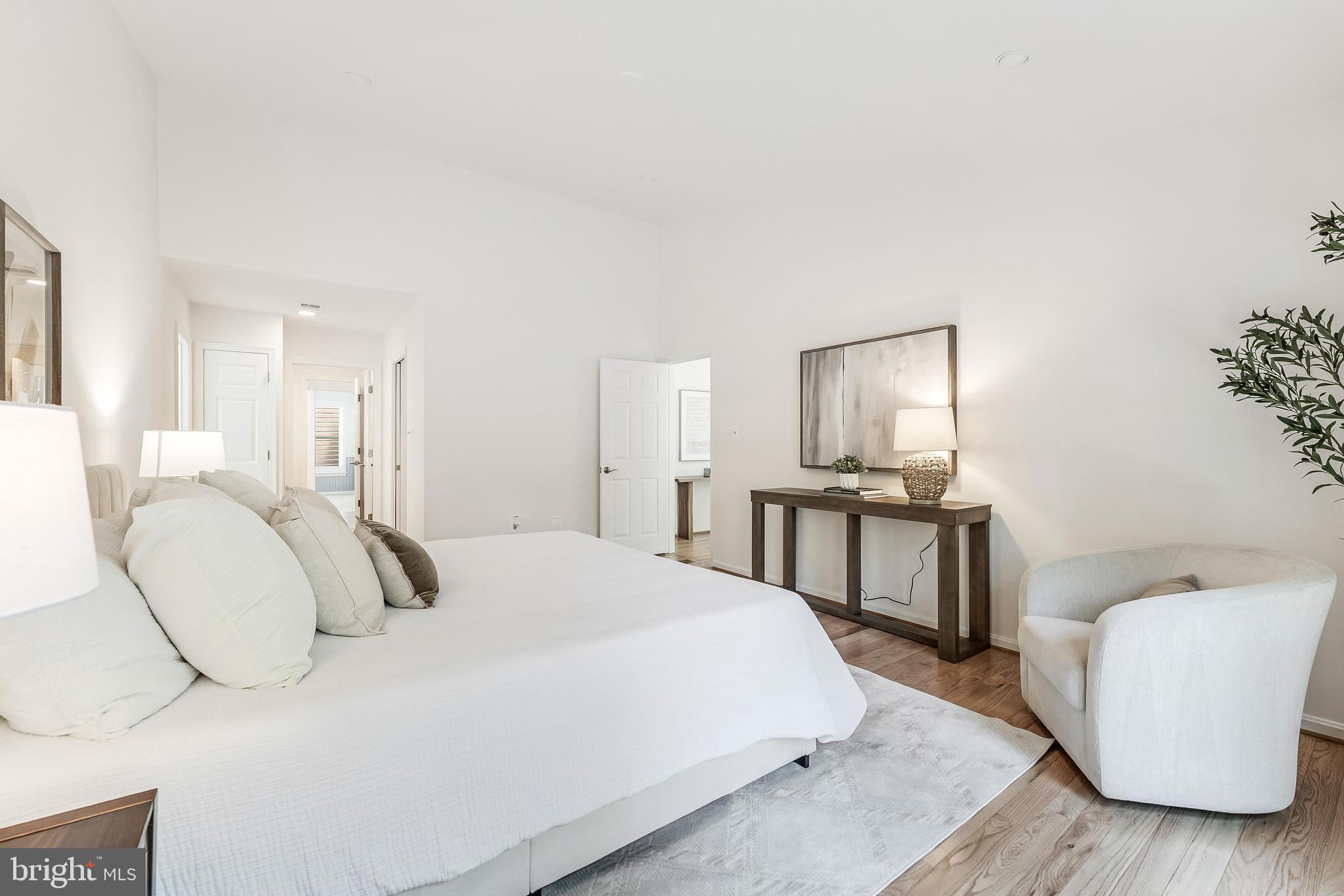 MC LEAN OAKS - Residential