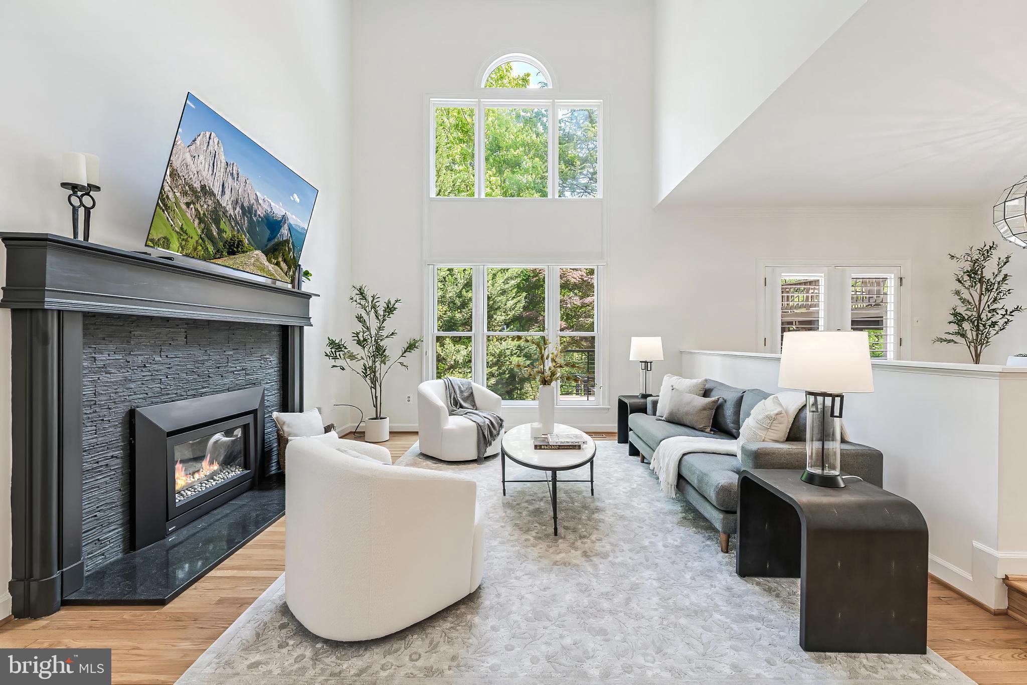 MC LEAN OAKS - Residential