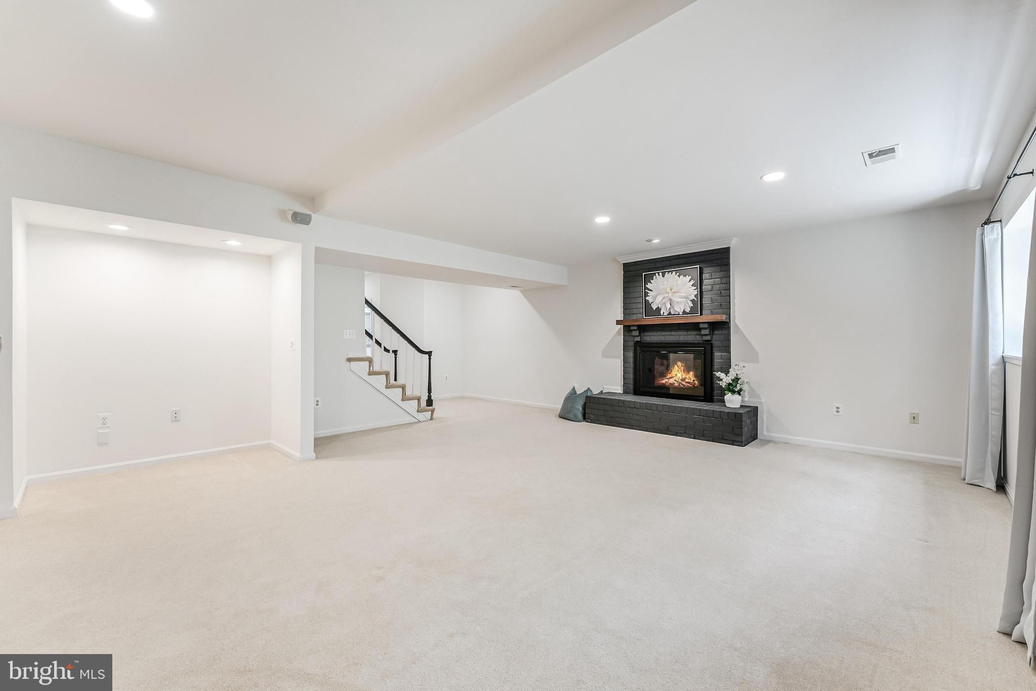 MC LEAN OAKS - Residential