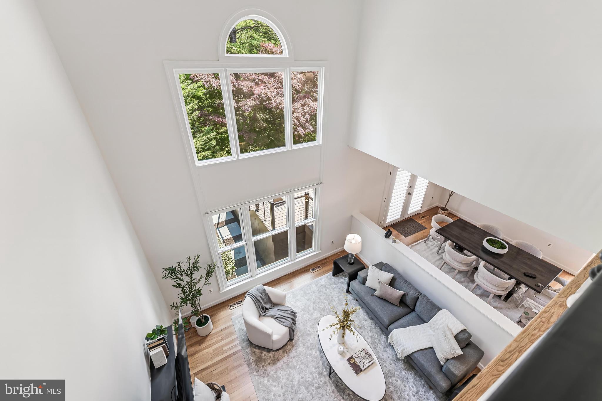 MC LEAN OAKS - Residential