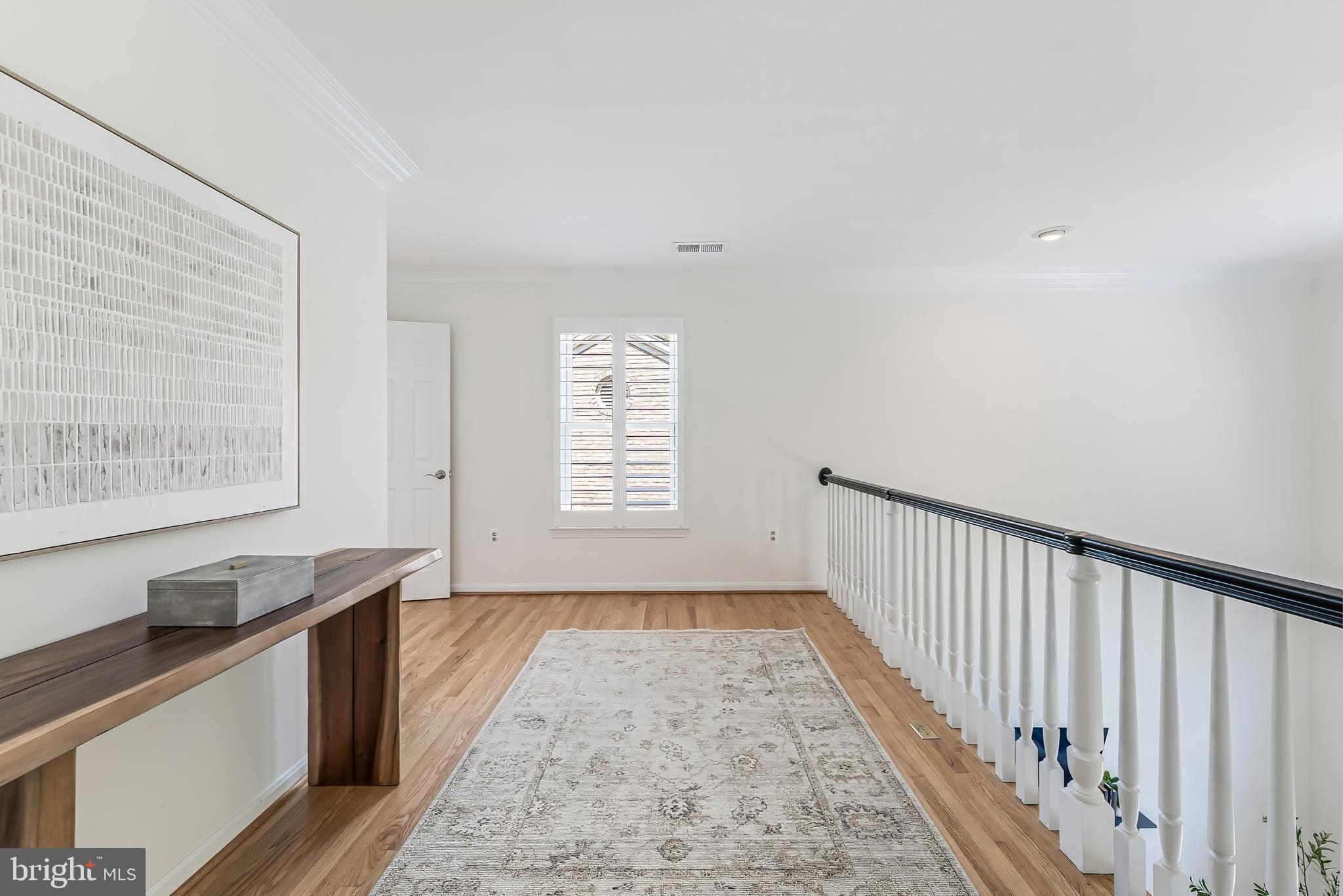 MC LEAN OAKS - Residential