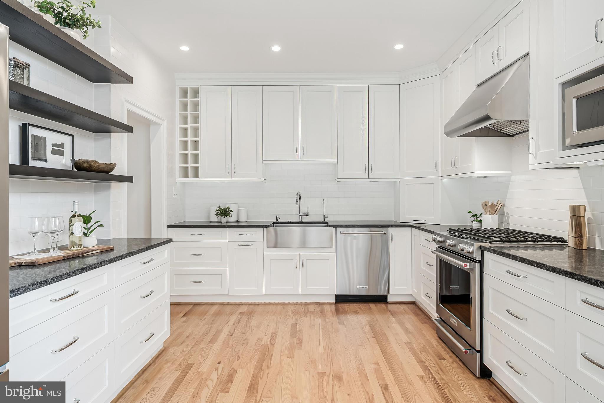 MC LEAN OAKS - Residential