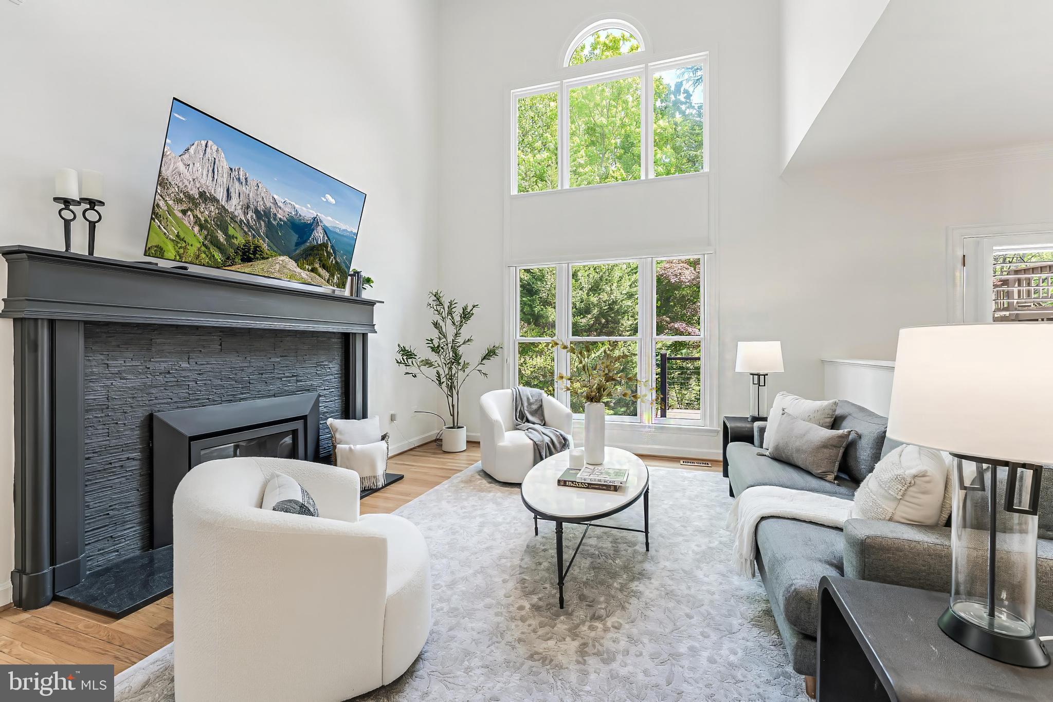 MC LEAN OAKS - Residential