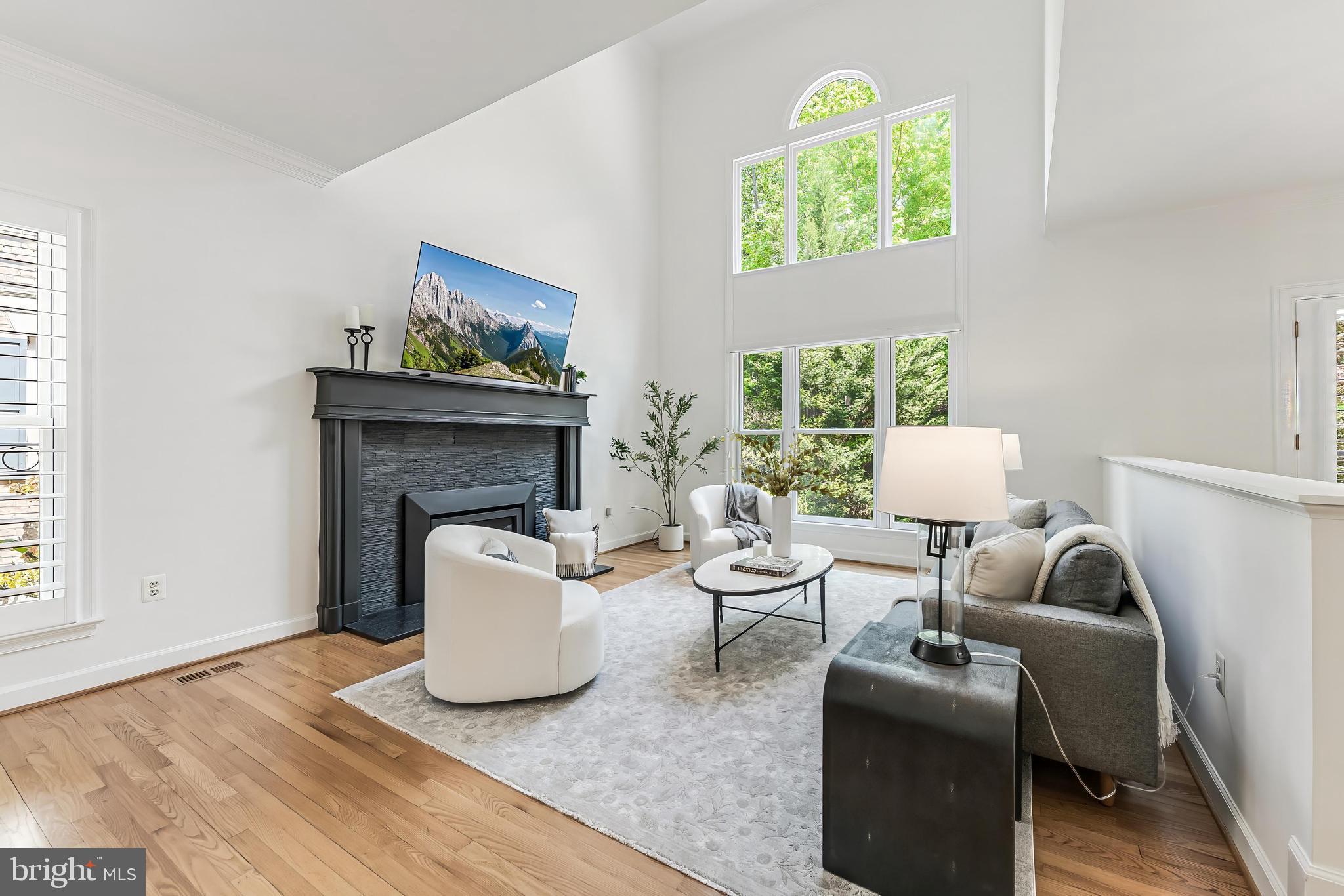 MC LEAN OAKS - Residential